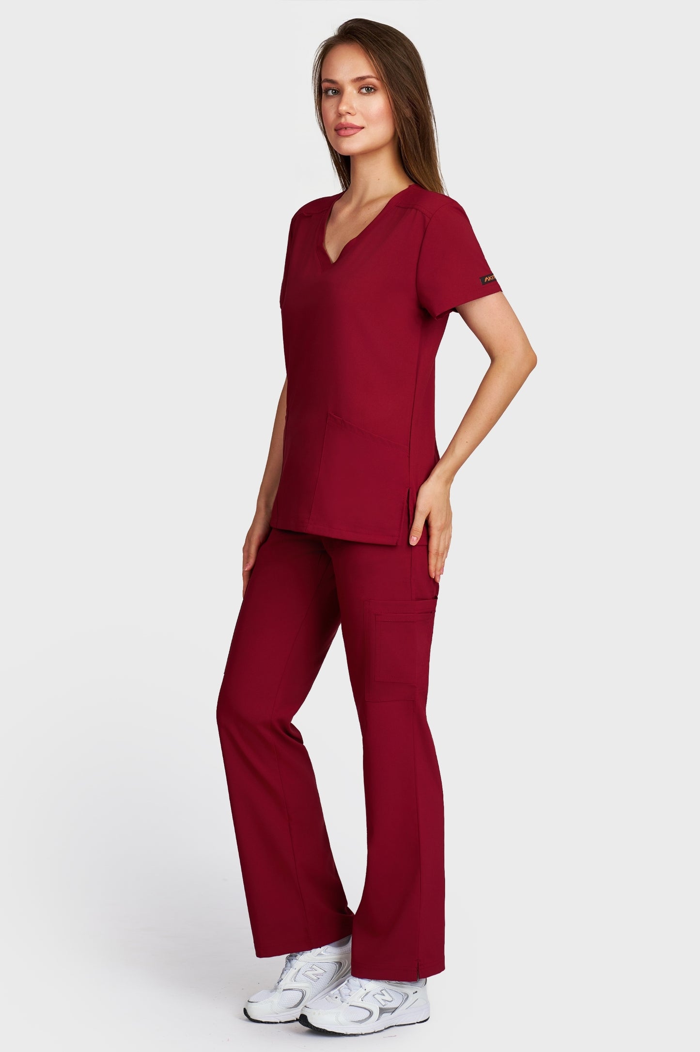 Costum medical femei bordo - bluza medicala Juliette si pantaloni Cargo, vedere laterala - AKITEX