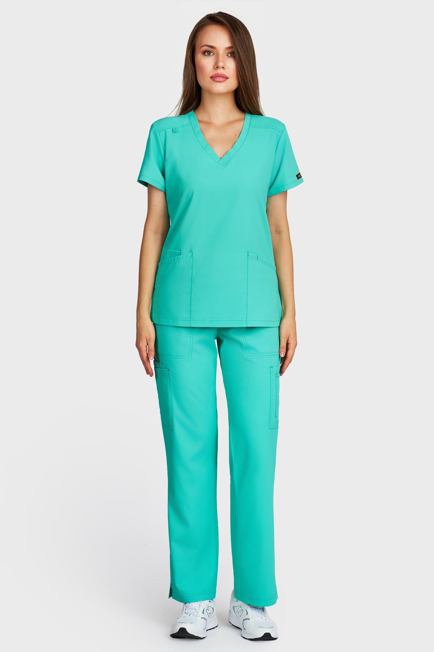 Costum medical femei menta - bluza medicala Juliette si pantaloni Cargo, vedere din fata - AKITEX