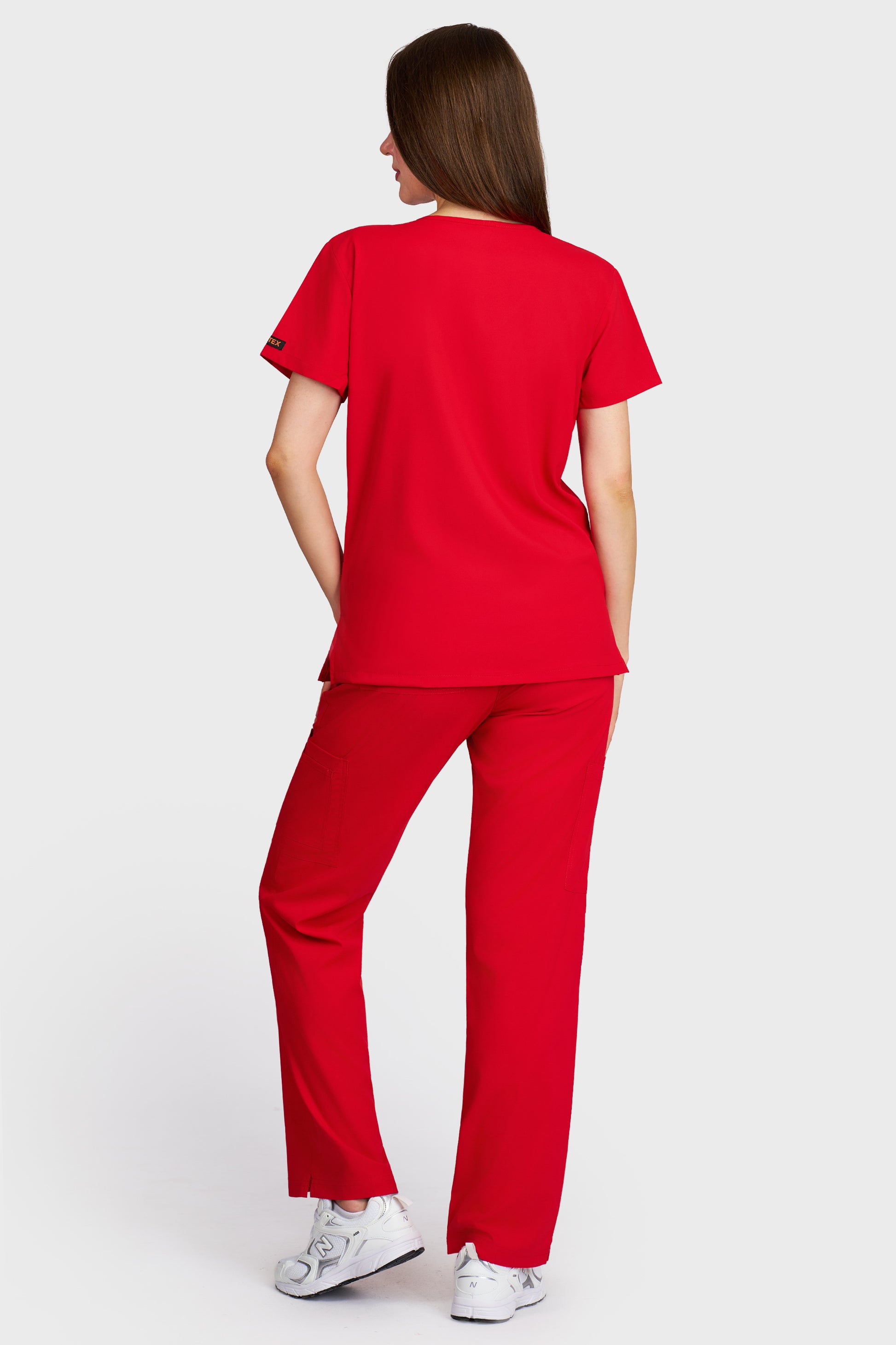 Costum medical femei rosu - bluza medicala Juliette si pantaloni Cargo, vedere din spate - AKITEX