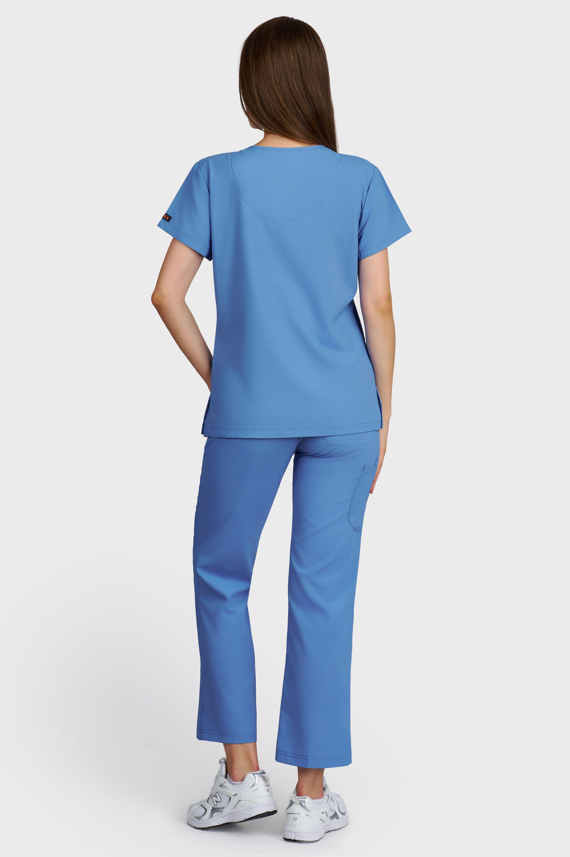 Costum medical femei albastru azur - bluza medicala Juliette si pantaloni Violeta, vedere din spate - AKITEX