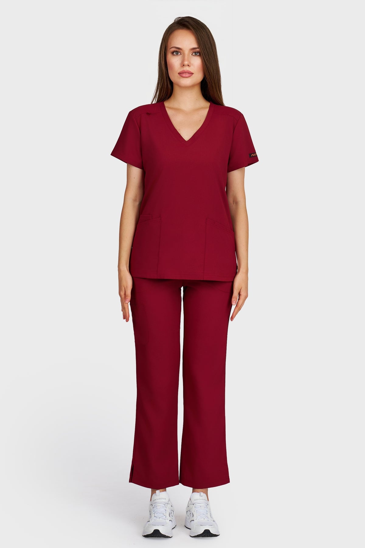 Costum medical femei bordo - bluza medicala Juliette si pantaloni Violeta, vedere din fata - AKITEX