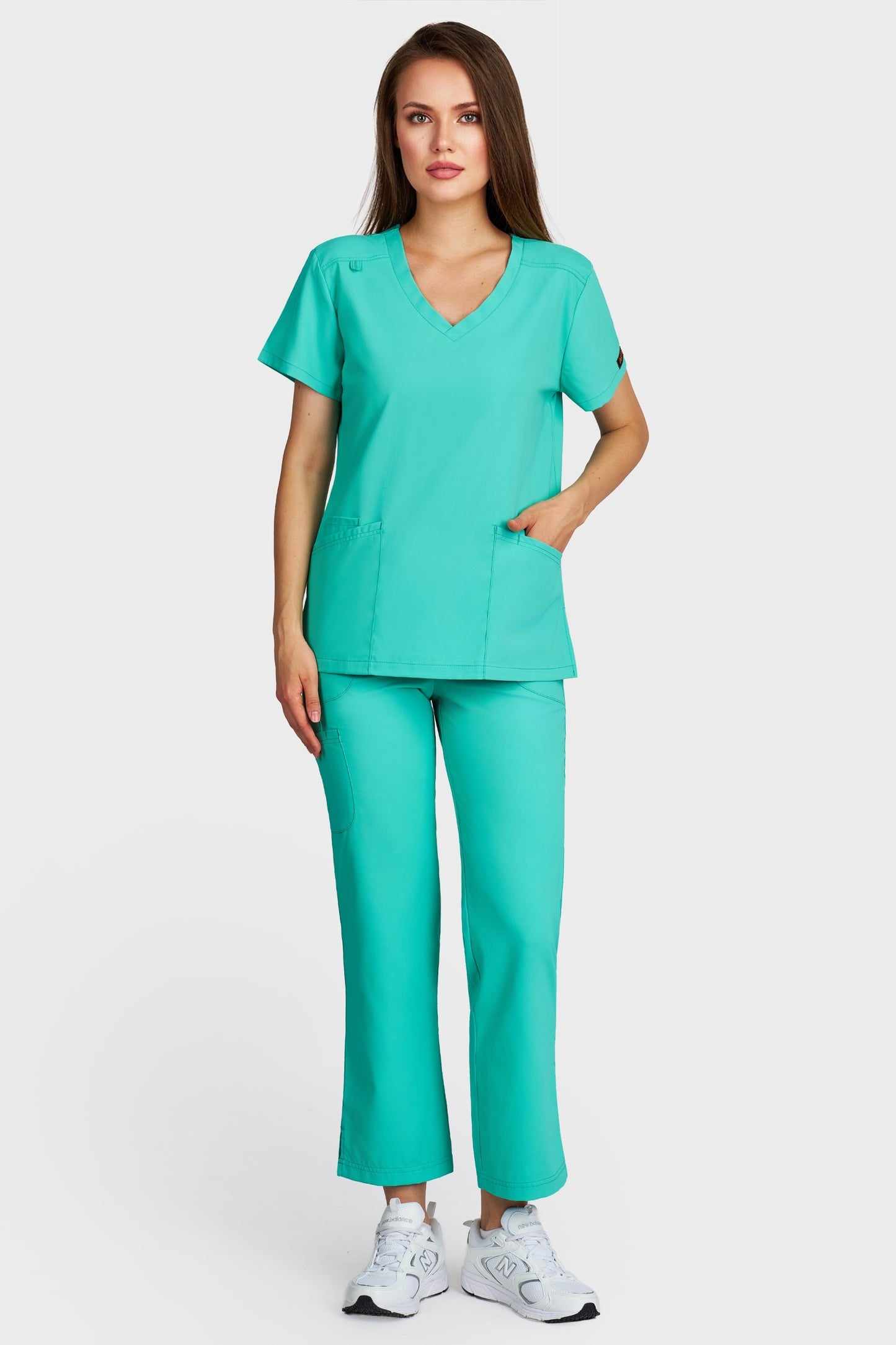 Costum medical femei menta - bluza medicala Juliette si pantaloni Violeta, vedere din fata - AKITEX