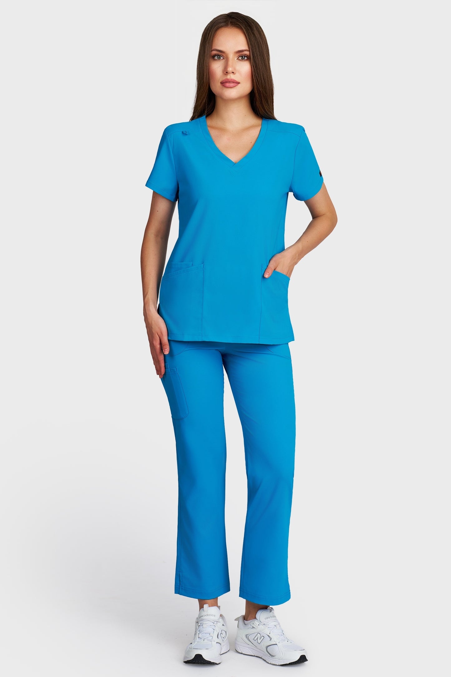 Costum medical femei turquoise - bluza medicala Juliette si pantaloni Violeta, vedere din fata - AKITEX
