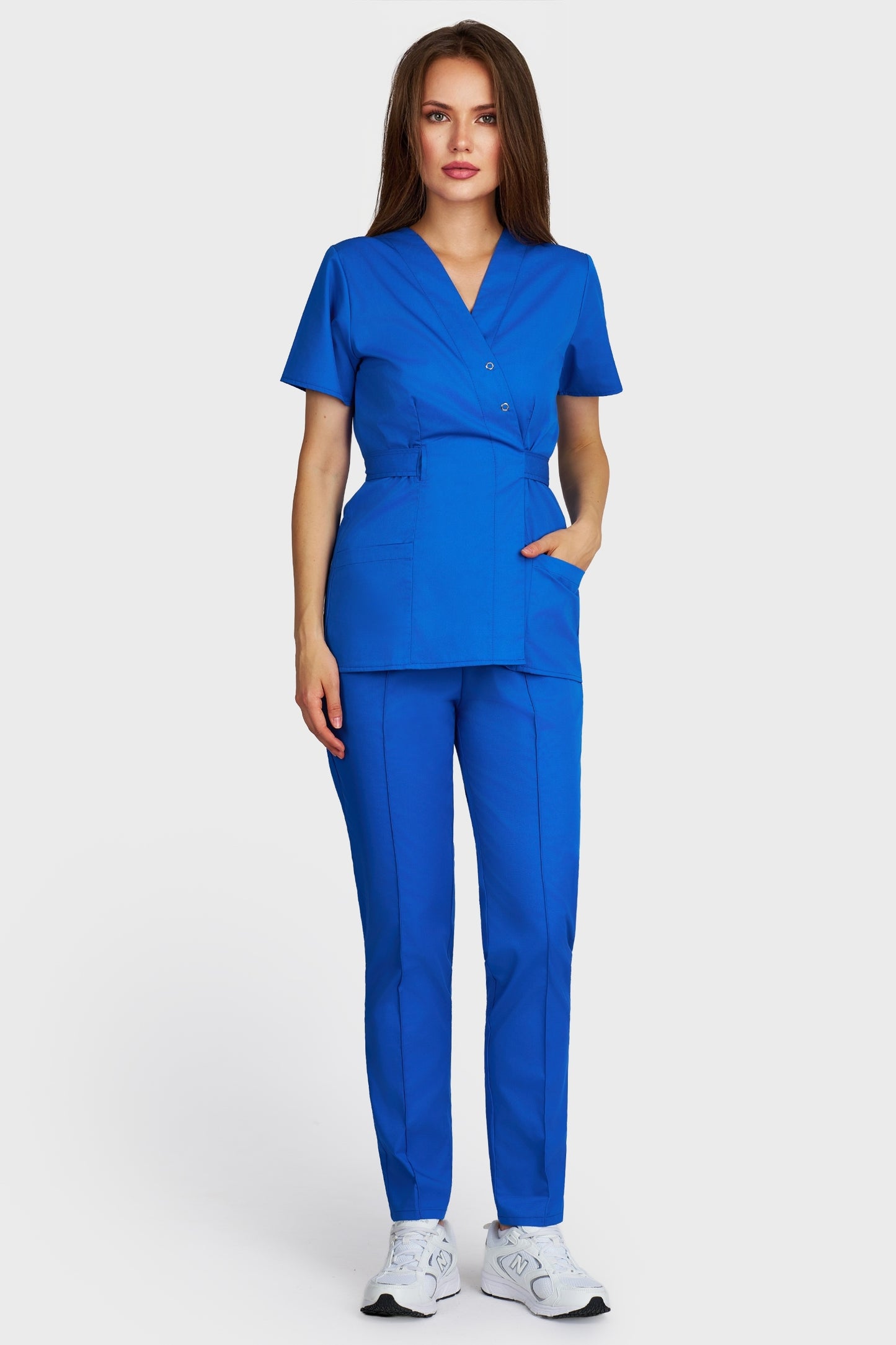 Costum medical femei albastru royal - bluza medicala Kimono si pantaloni Alisa, vedere din fata - AKITEX