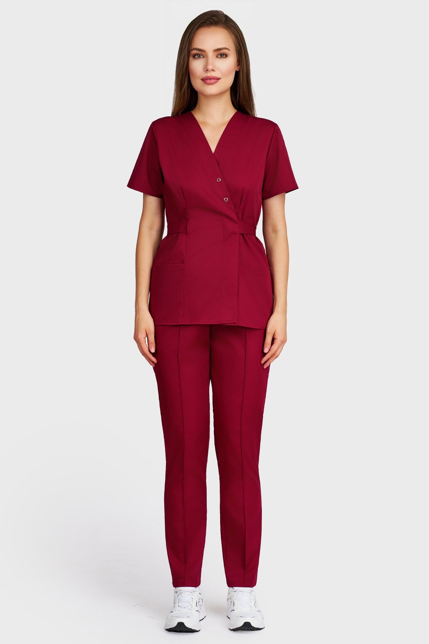 Costum medical femei bordo - bluza medicala Kimono si pantaloni Alisa, vedere din fata - AKITEX