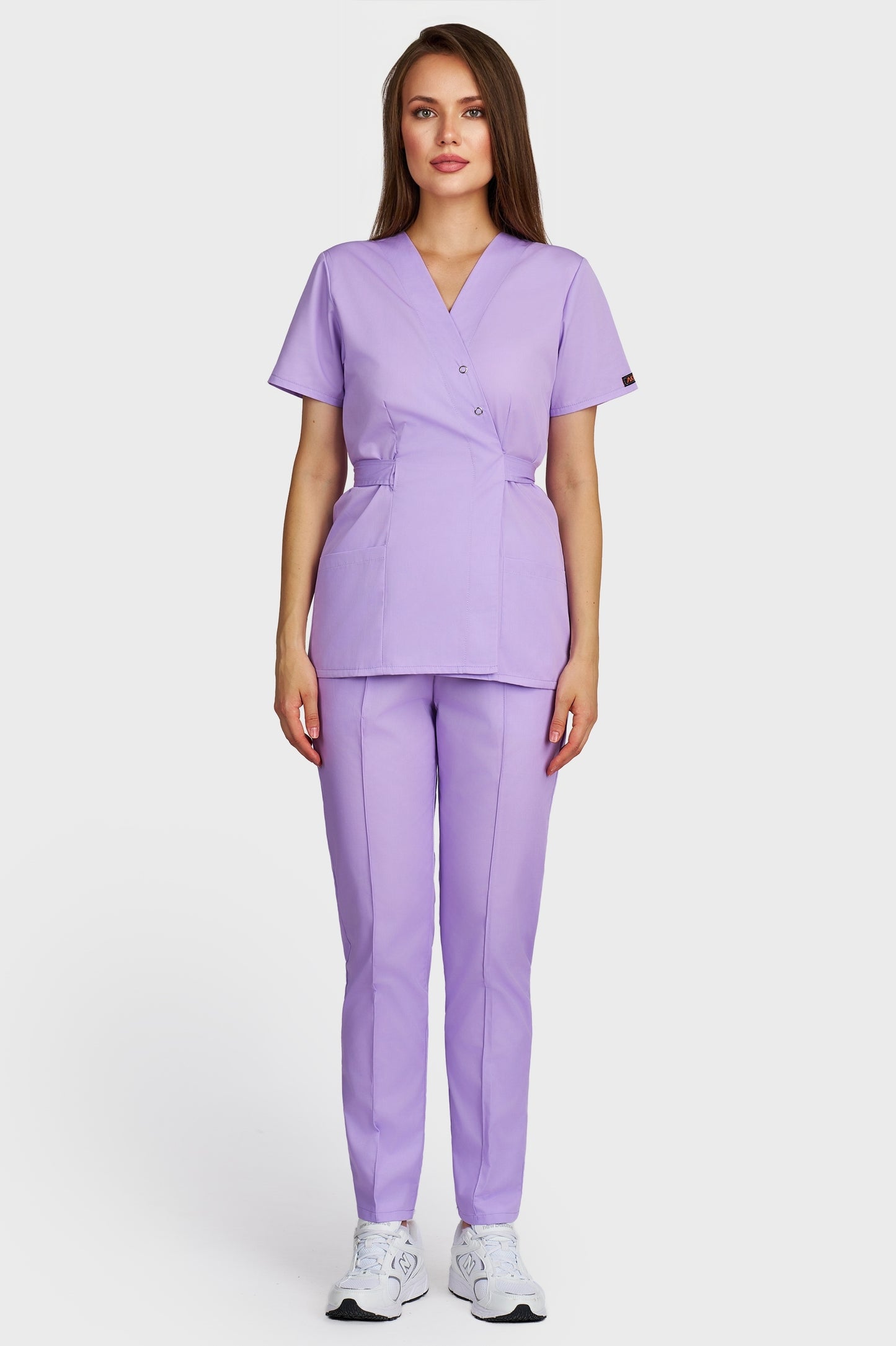Costum medical femei lila - bluza medicala Kimono si pantaloni Alisa, vedere din fata - AKITEX
