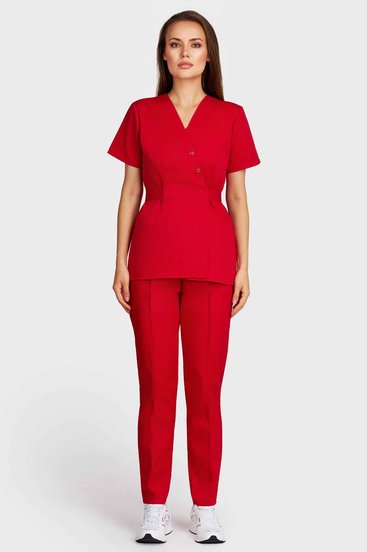 Costum medical femei rosu - bluza medicala Kimono si pantaloni Alisa, vedere din fata - AKITEX