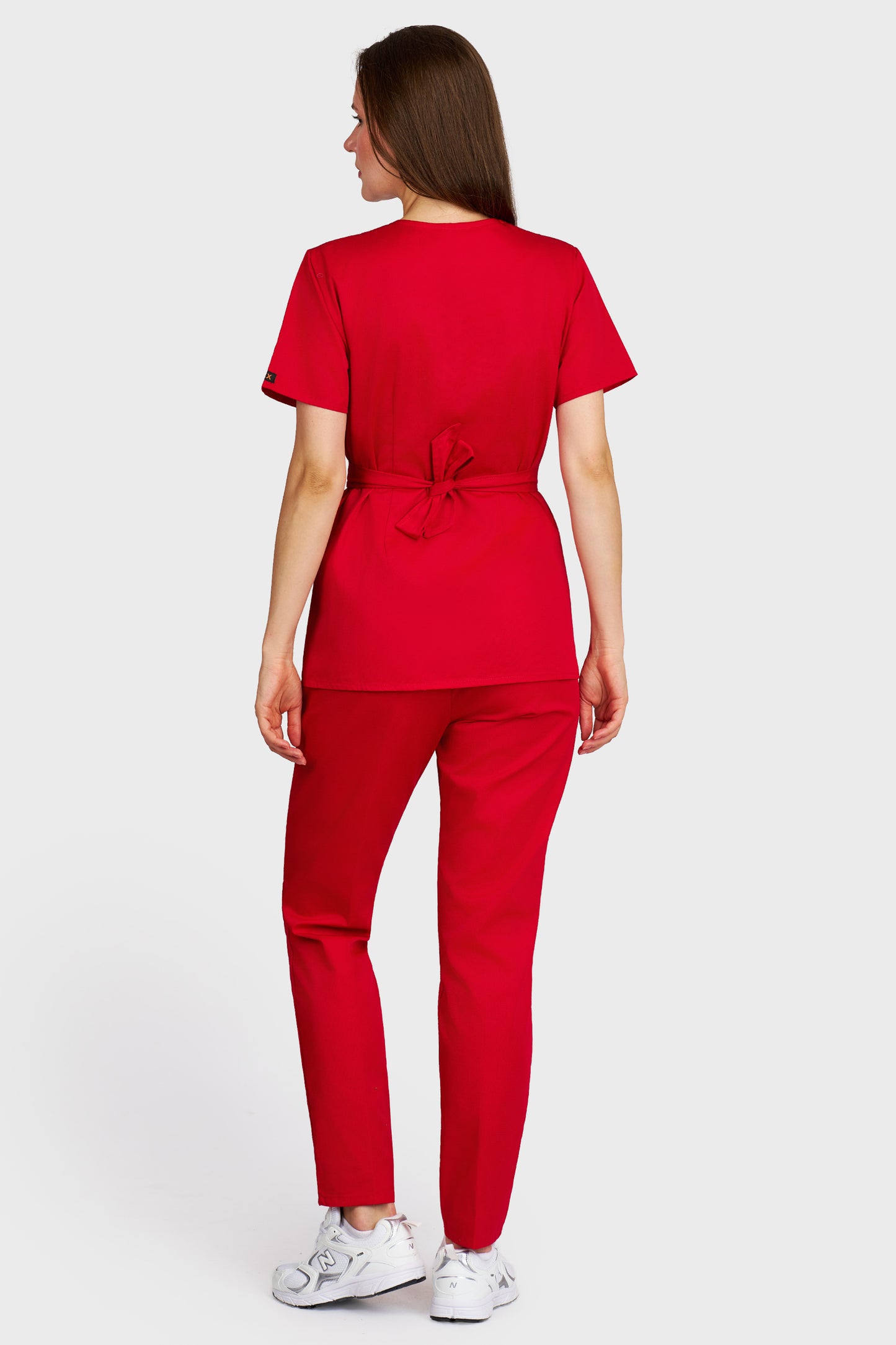 Costum medical femei rosu - bluza medicala Kimono si pantaloni Alisa, vedere din spate - AKITEX