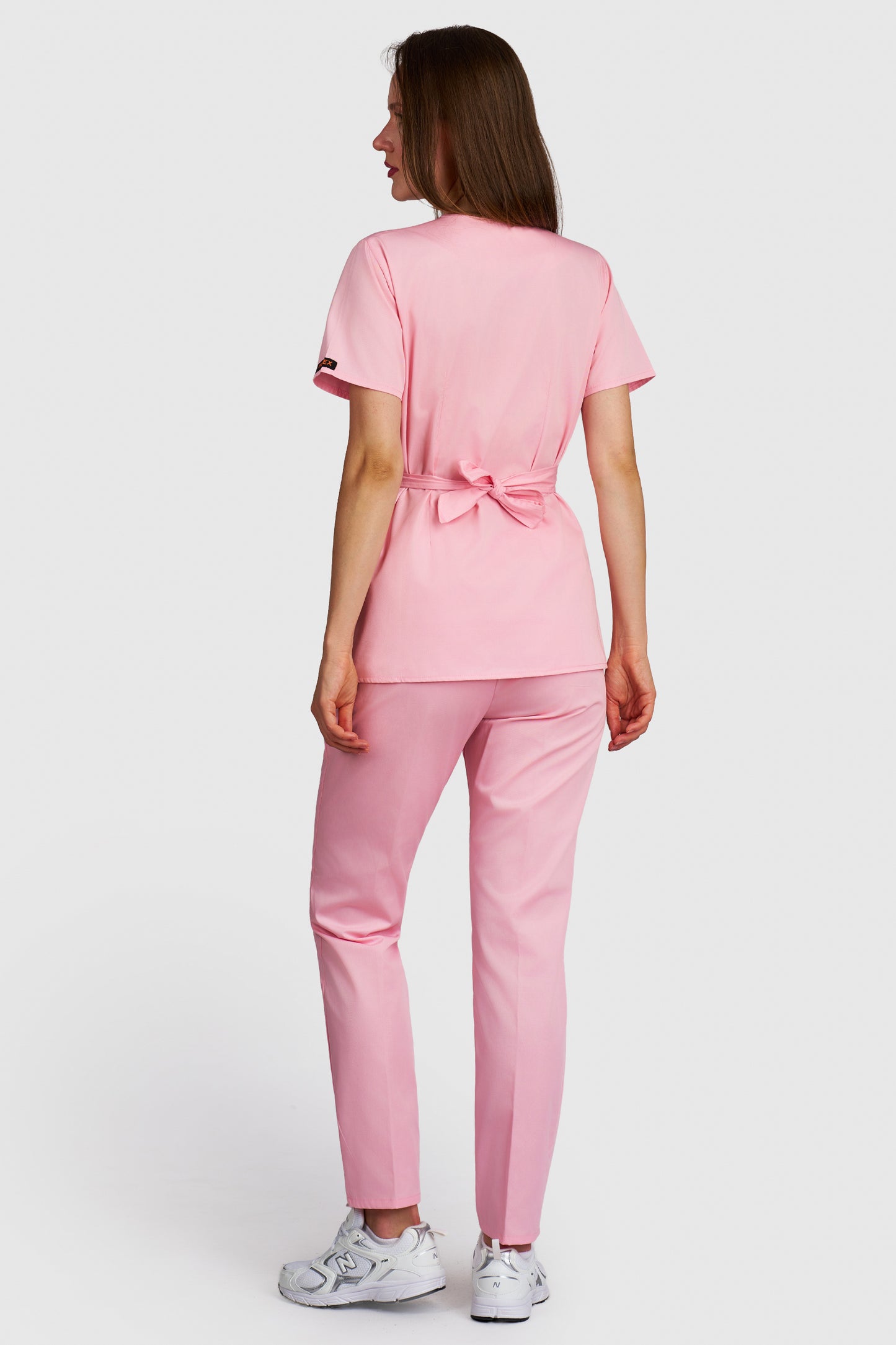 Costum medical femei roz - bluza medicala Kimono si pantaloni Alisa, vedere din spate - AKITEX