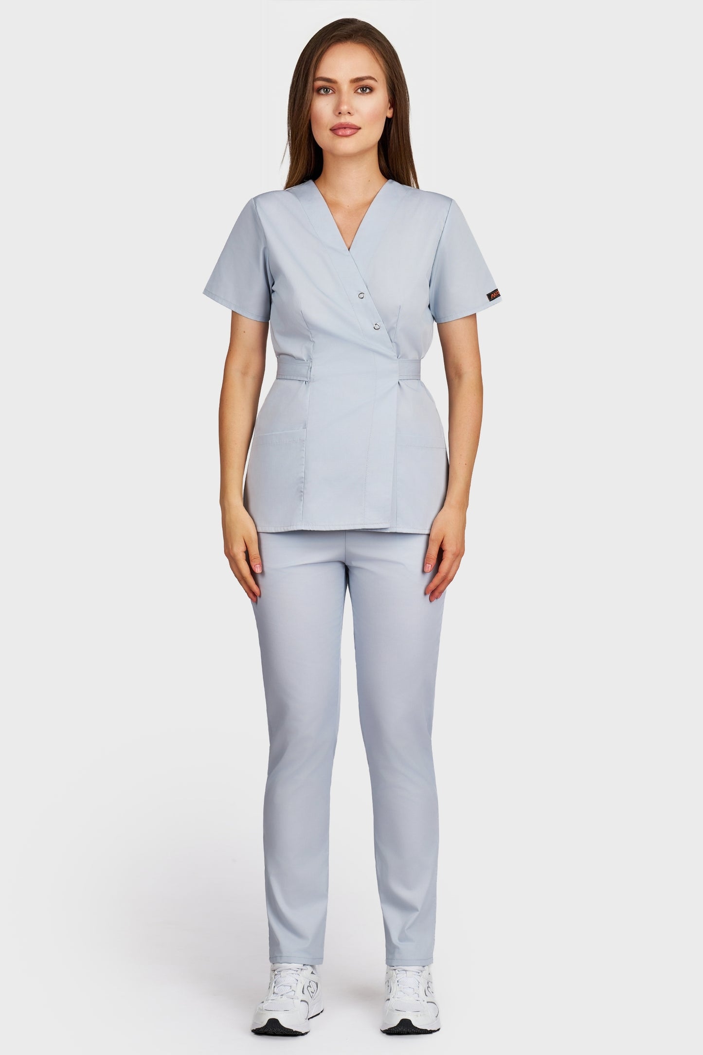 Costum medical femei gri - bluza medicala Kimono si pantaloni cu elastic, vedere din fata - AKITEX