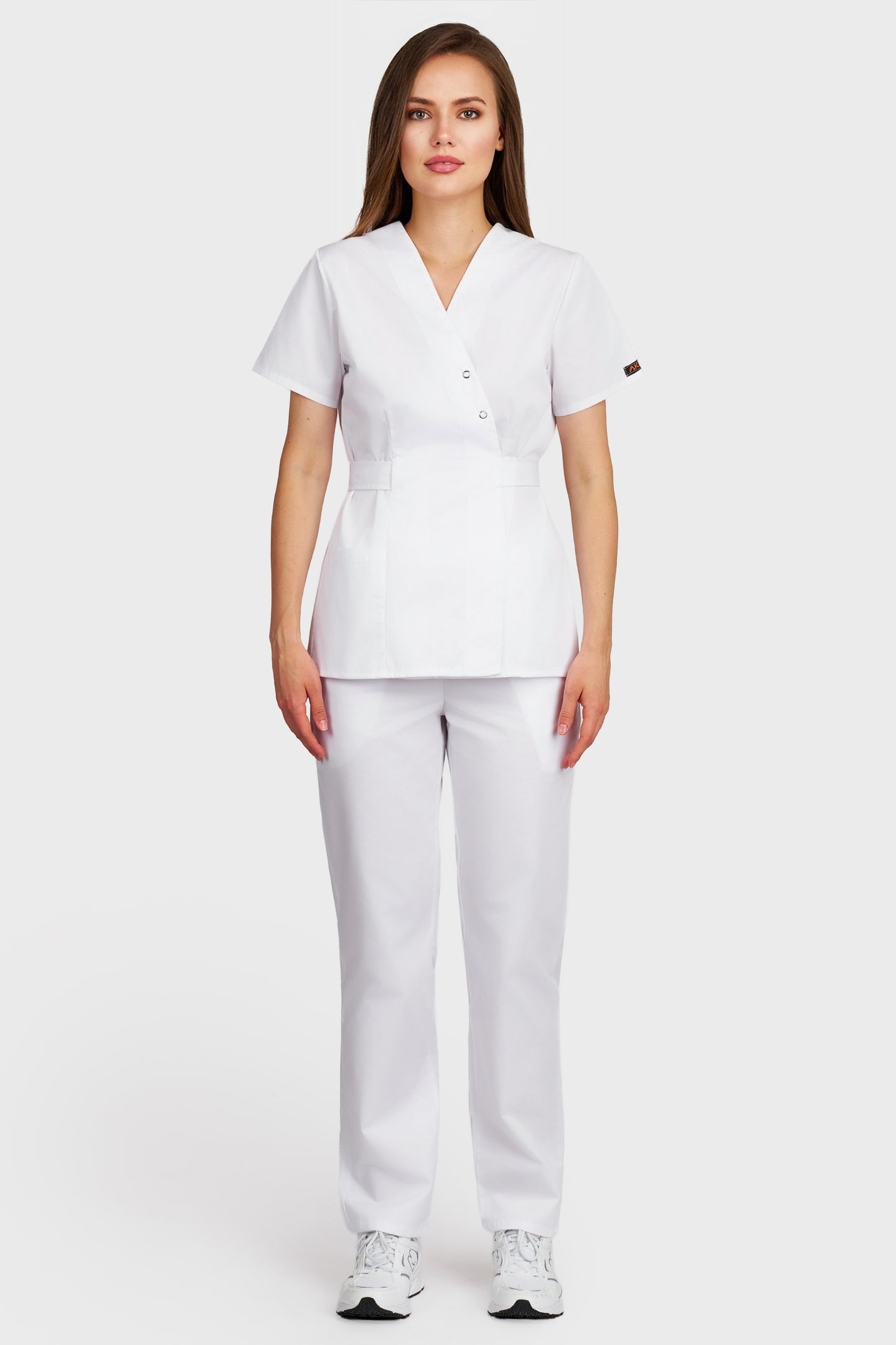 Costum medical femei alb - bluza medicala Kimono si pantaloni cu elastic si snur, vedere din fata - AKITEX