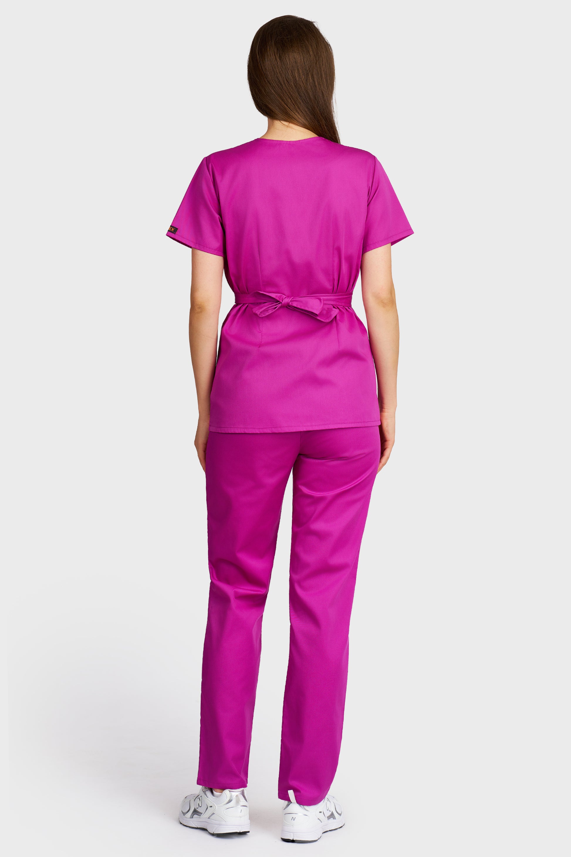 Costum medical femei fucsia - bluza medicala Kimono si pantaloni cu elastic si snur, vedere din spate - AKITEX