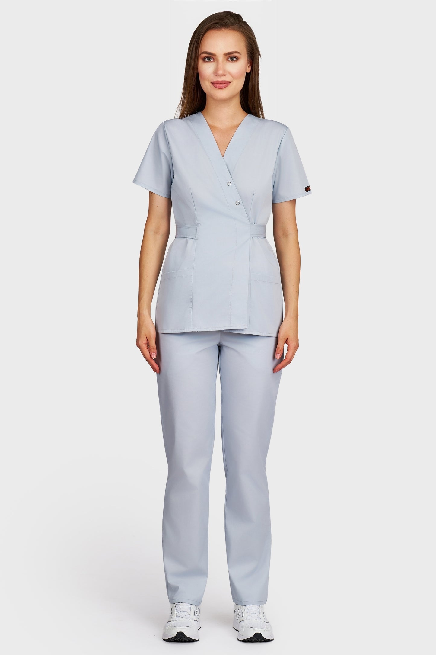 Costum medical femei gri - bluza medicala Kimono si pantaloni cu elastic si snur, vedere din fata - AKITEX