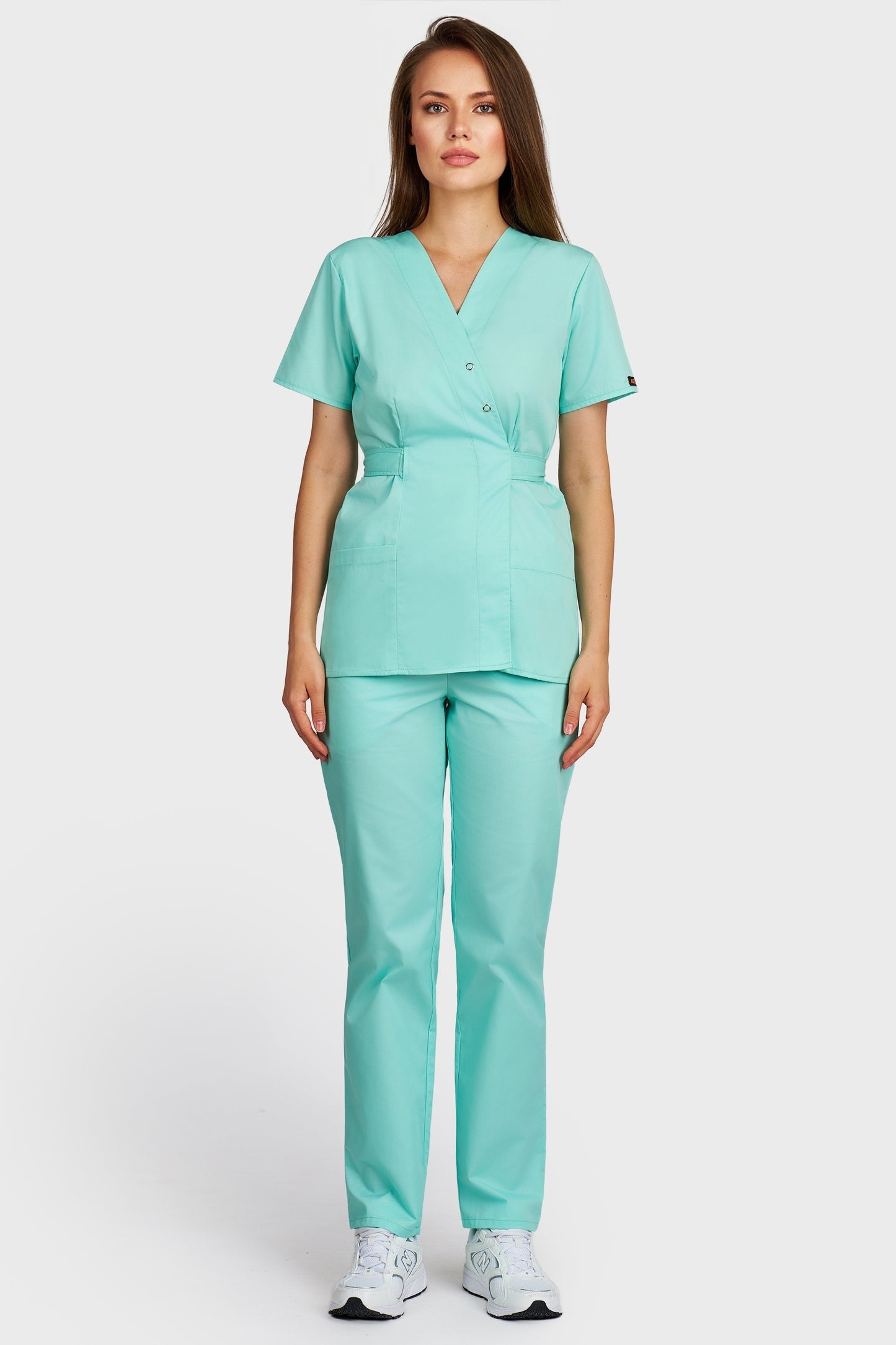 Costum medical femei menta - bluza medicala Kimono si pantaloni cu elastic si snur, vedere din fata - AKITEX
