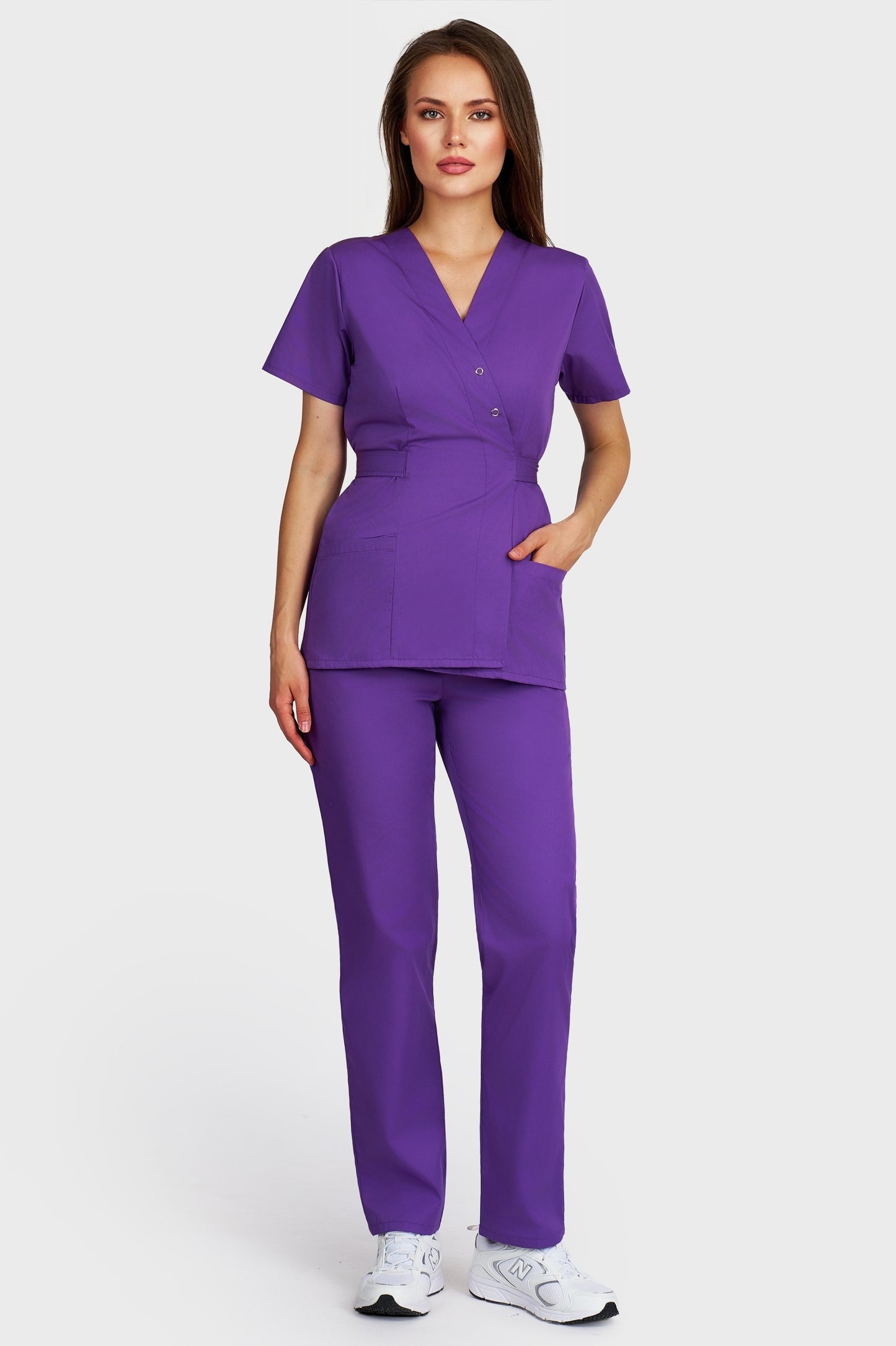 Costum medical femei mov - bluza medicala Kimono si pantaloni cu elastic si snur, vedere din fata - AKITEX