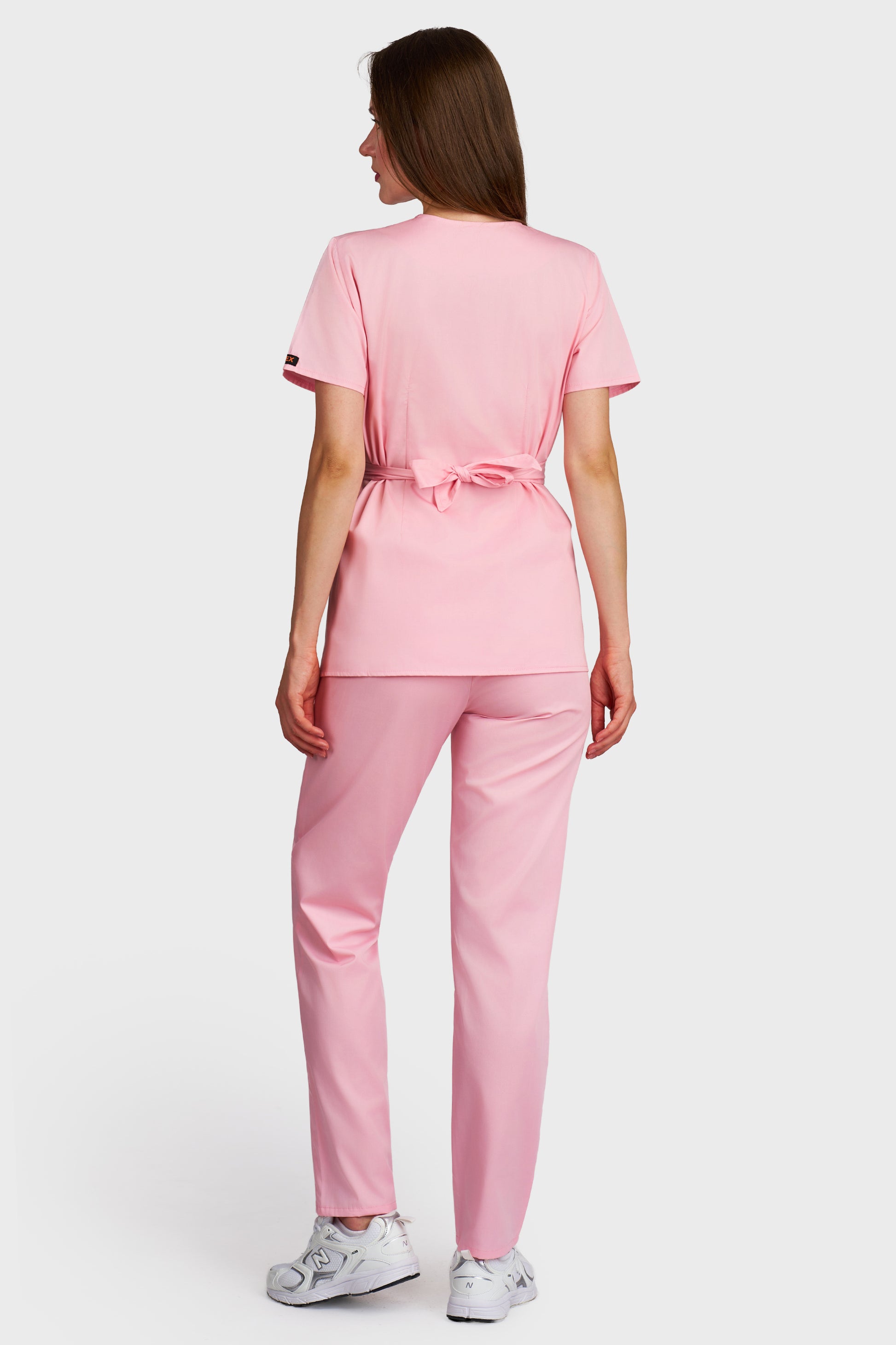 Costum medical femei roz - bluza medicala Kimono si pantaloni cu elastic si snur, vedere din spate - AKITEX