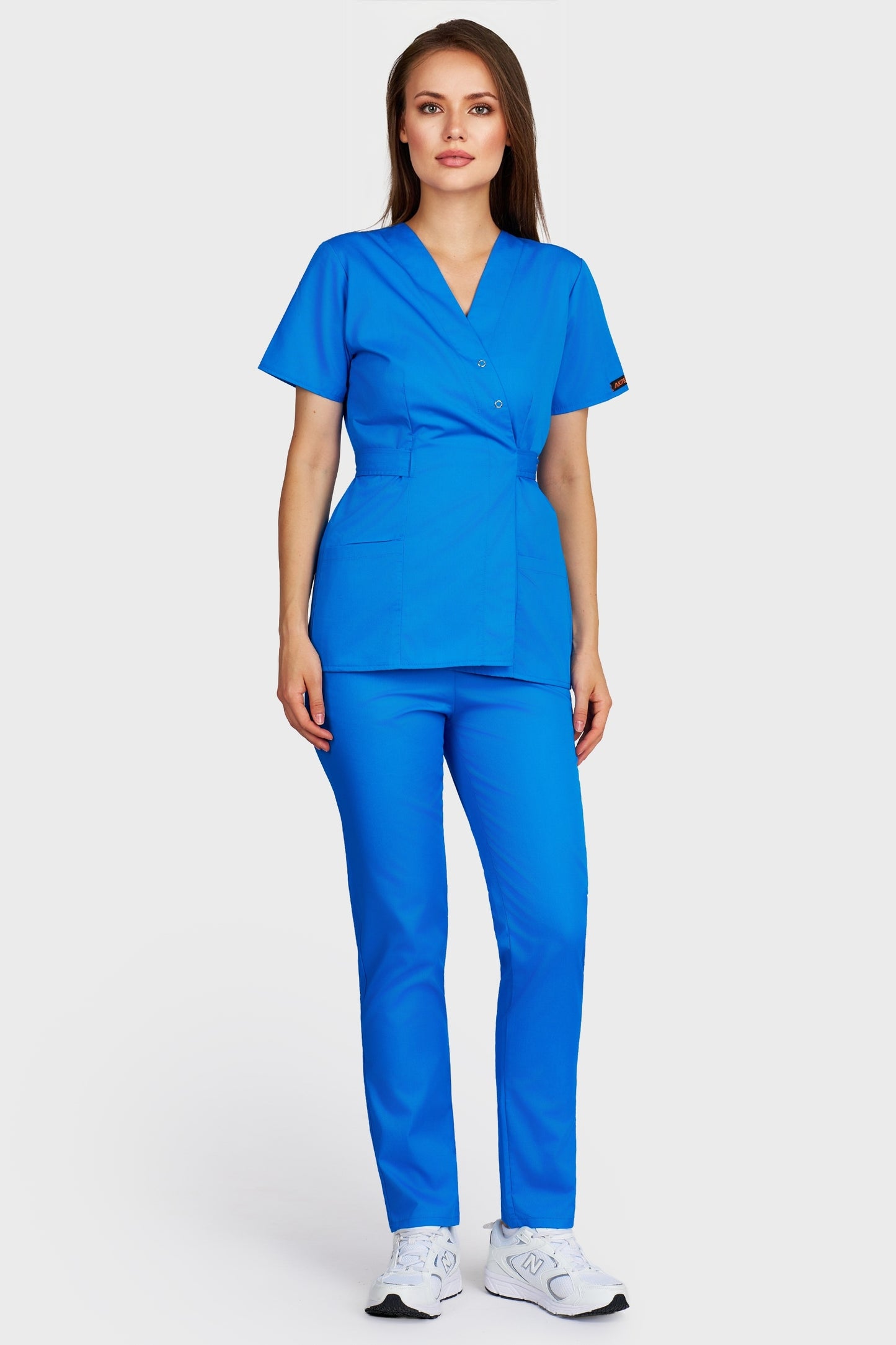 Costum medical femei turcoaz - bluza medicala Kimono si pantaloni cu elastic, vedere din fata - AKITEX