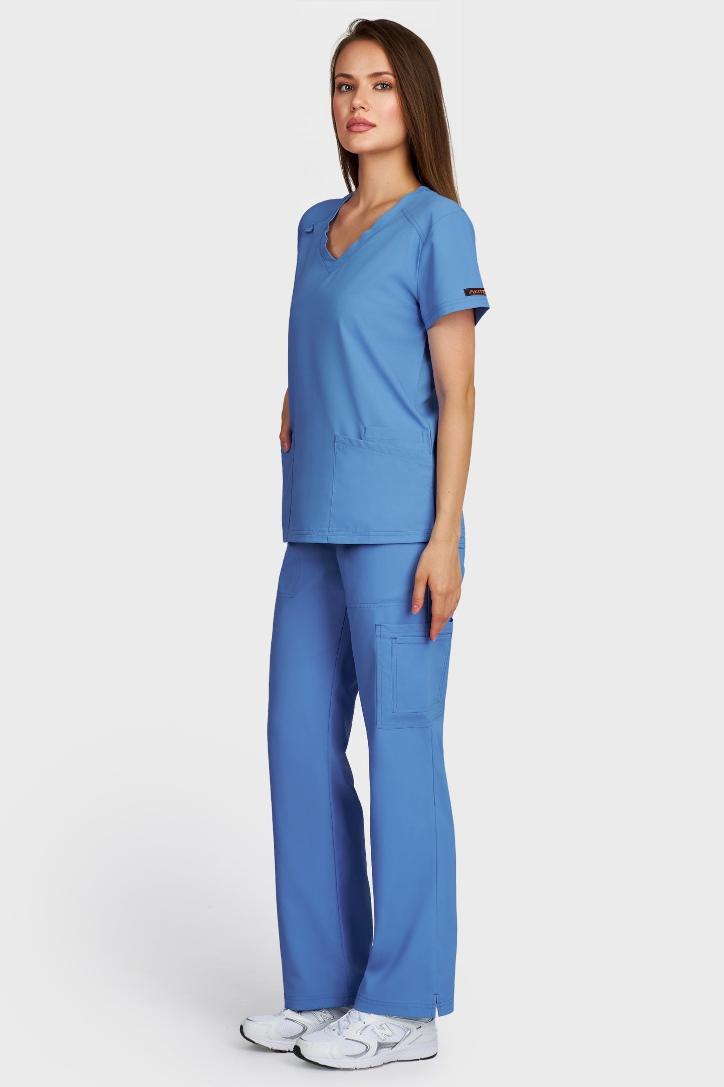Costum medical femei albastru azur - bluza medicala Tosca si pantaloni Cargo, vedere laterala - AKITEX