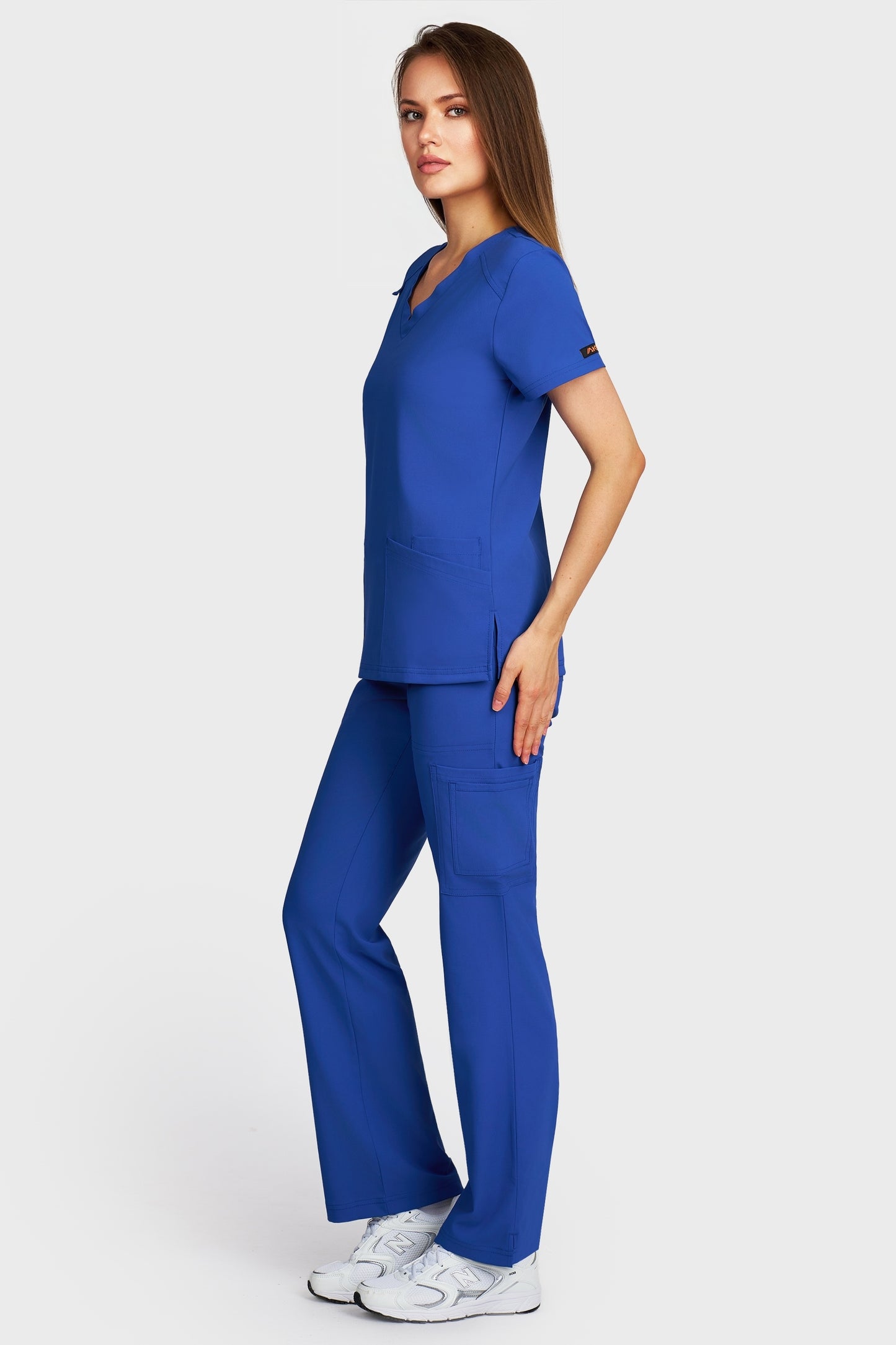 Costum medical femei albastru royal - bluza medicala Tosca si pantaloni Cargo, vedere laterala - AKITEX