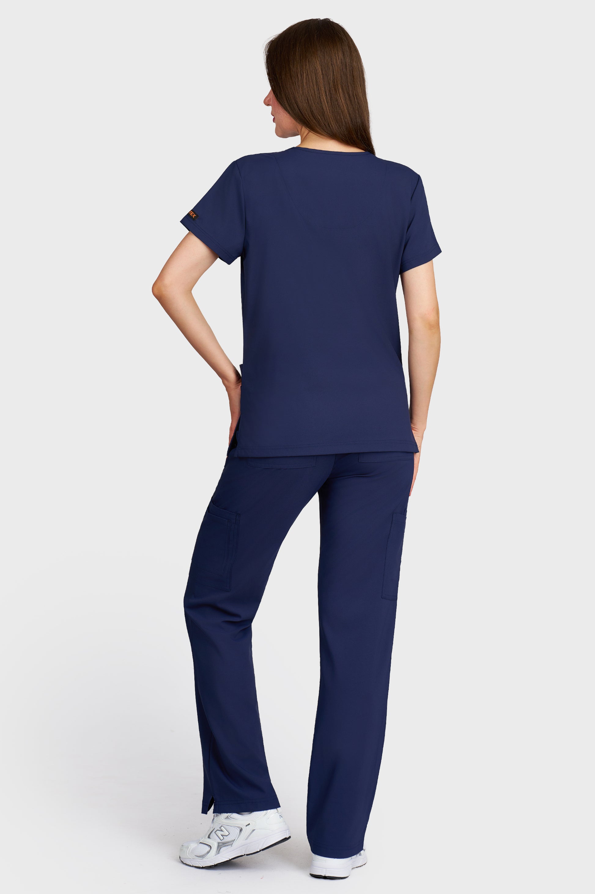 Costum medical femei navy - bluza medicala Tosca si pantaloni Cargo, vedere din spate - AKITEX