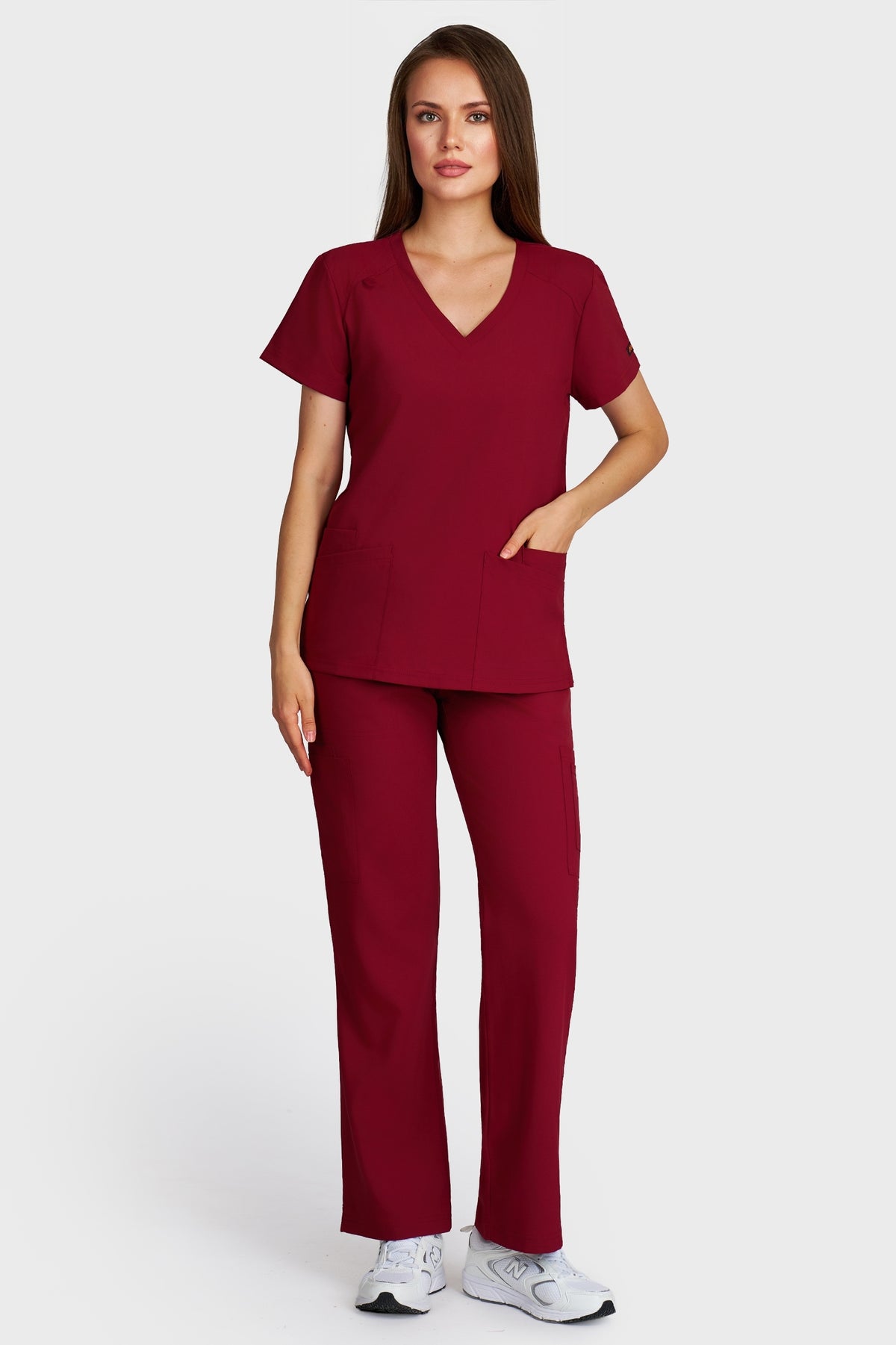 Costum medical femei bordo - bluza medicala Tosca si pantaloni Cargo, vedere din fata - AKITEX