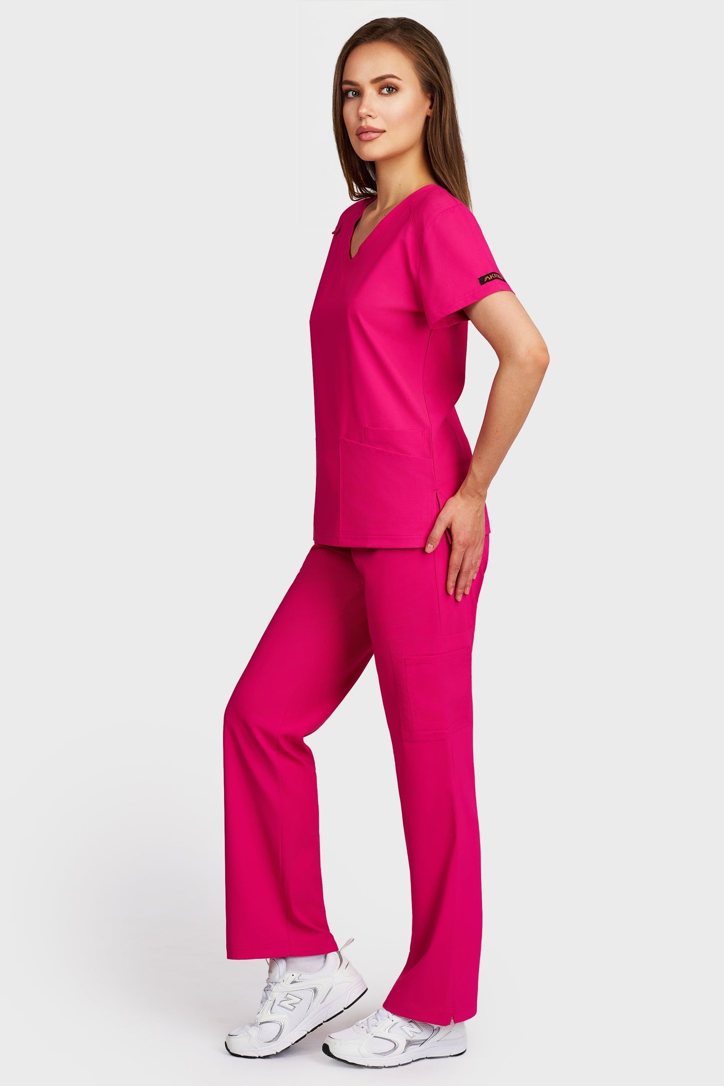 Costum medical femei fucsia - bluza medicala Tosca si pantaloni Cargo, vedere laterala - AKITEX