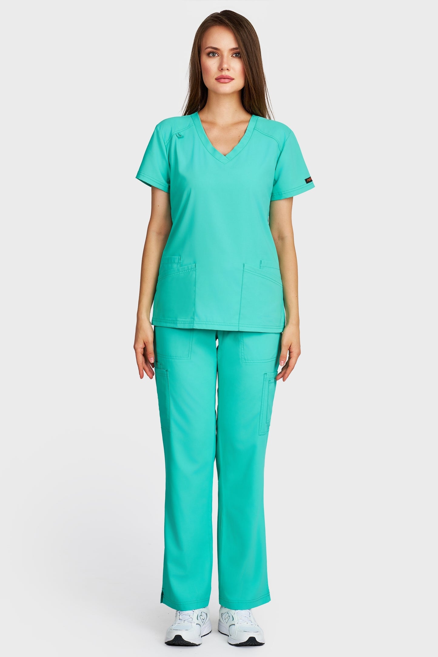 Costum medical femei menta - bluza medicala Tosca si pantaloni Cargo, vedere din fata - AKITEX