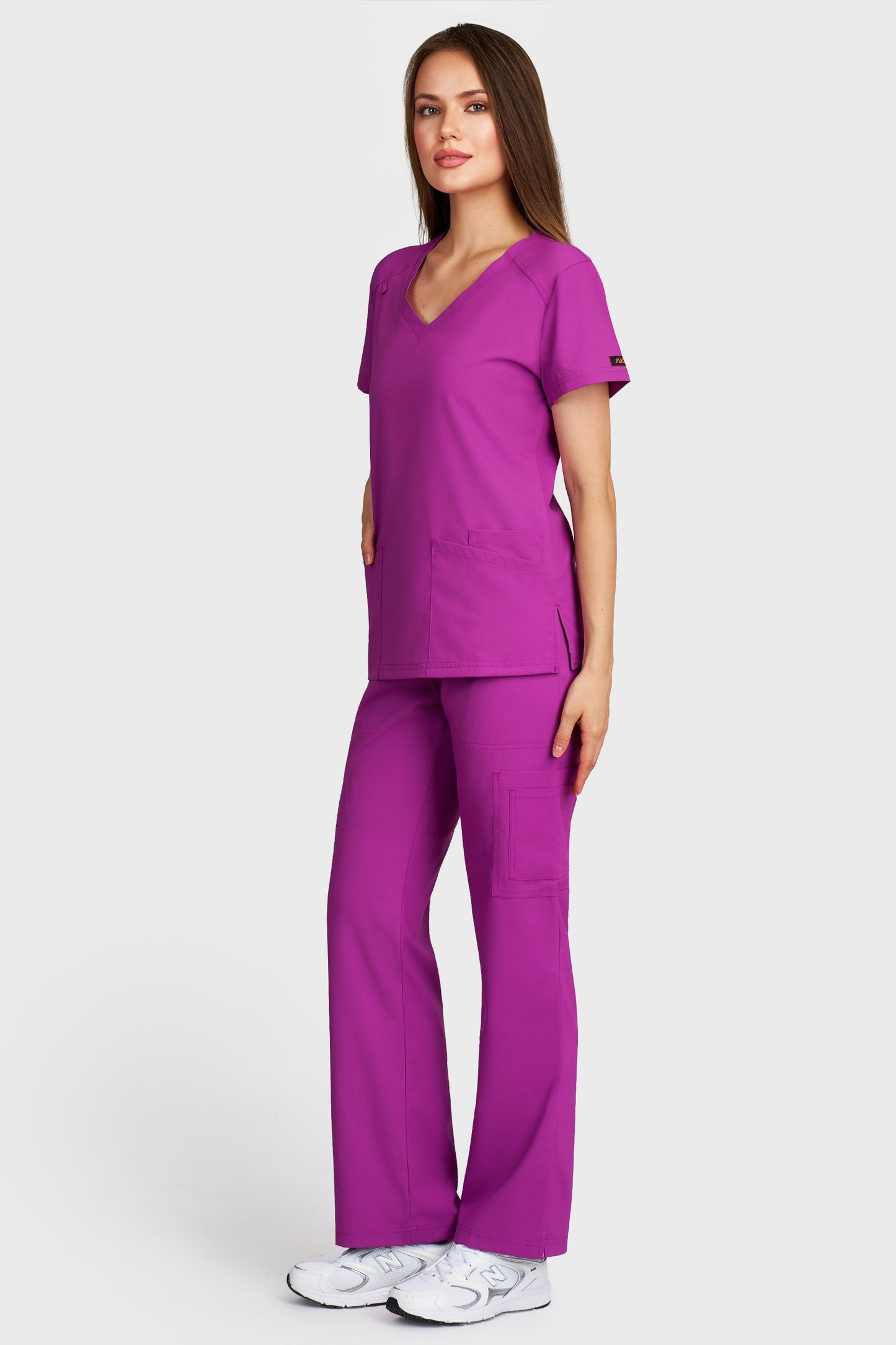 Costum medical femei mov - bluza medicala Tosca si pantaloni Cargo, vedere laterala - AKITEX