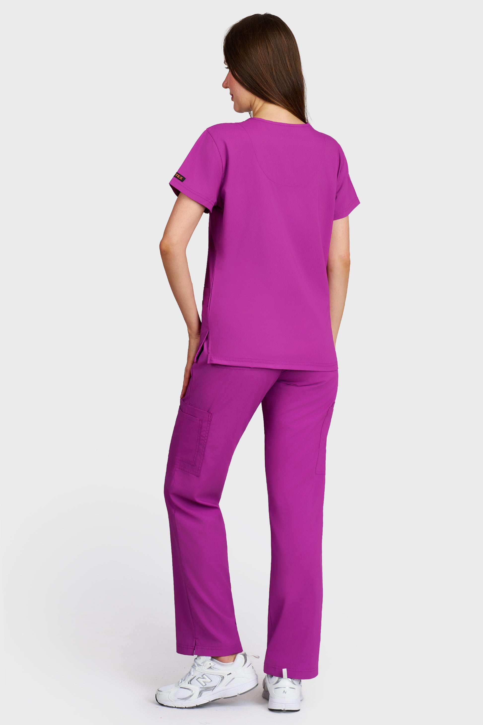 Costum medical femei mov - bluza medicala Tosca si pantaloni Cargo, vedere din spate - AKITEX