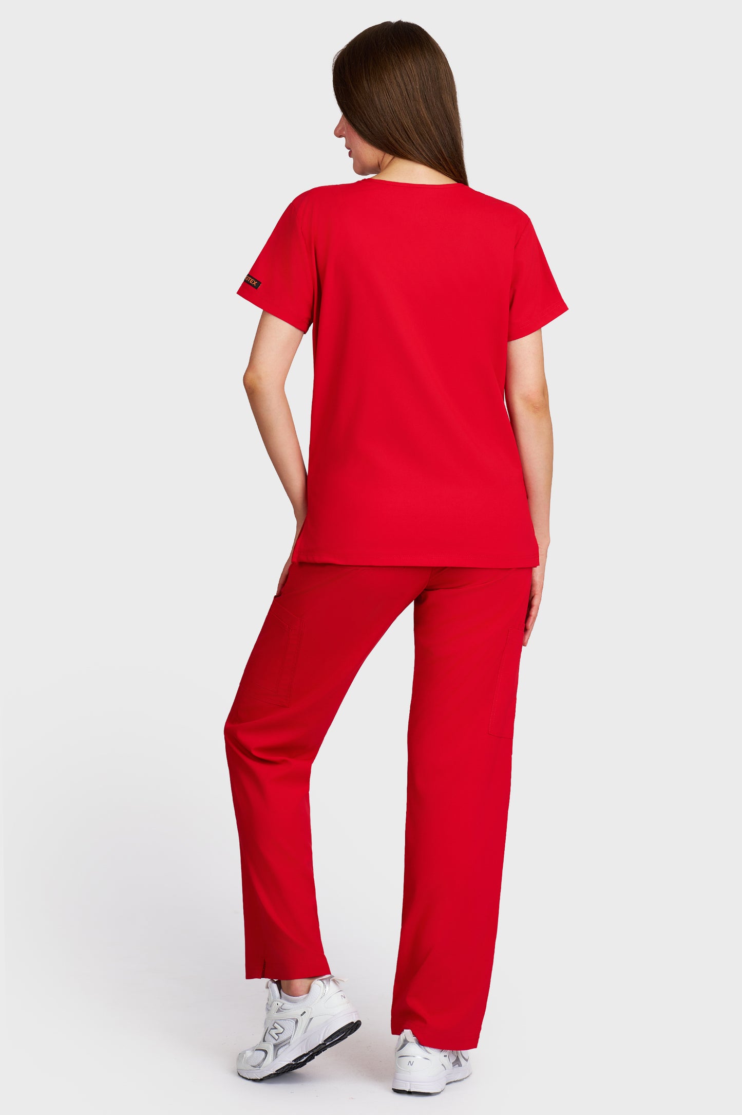 Costum medical femei rosu - bluza medicala Tosca si pantaloni Cargo, vedere din spate - AKITEX