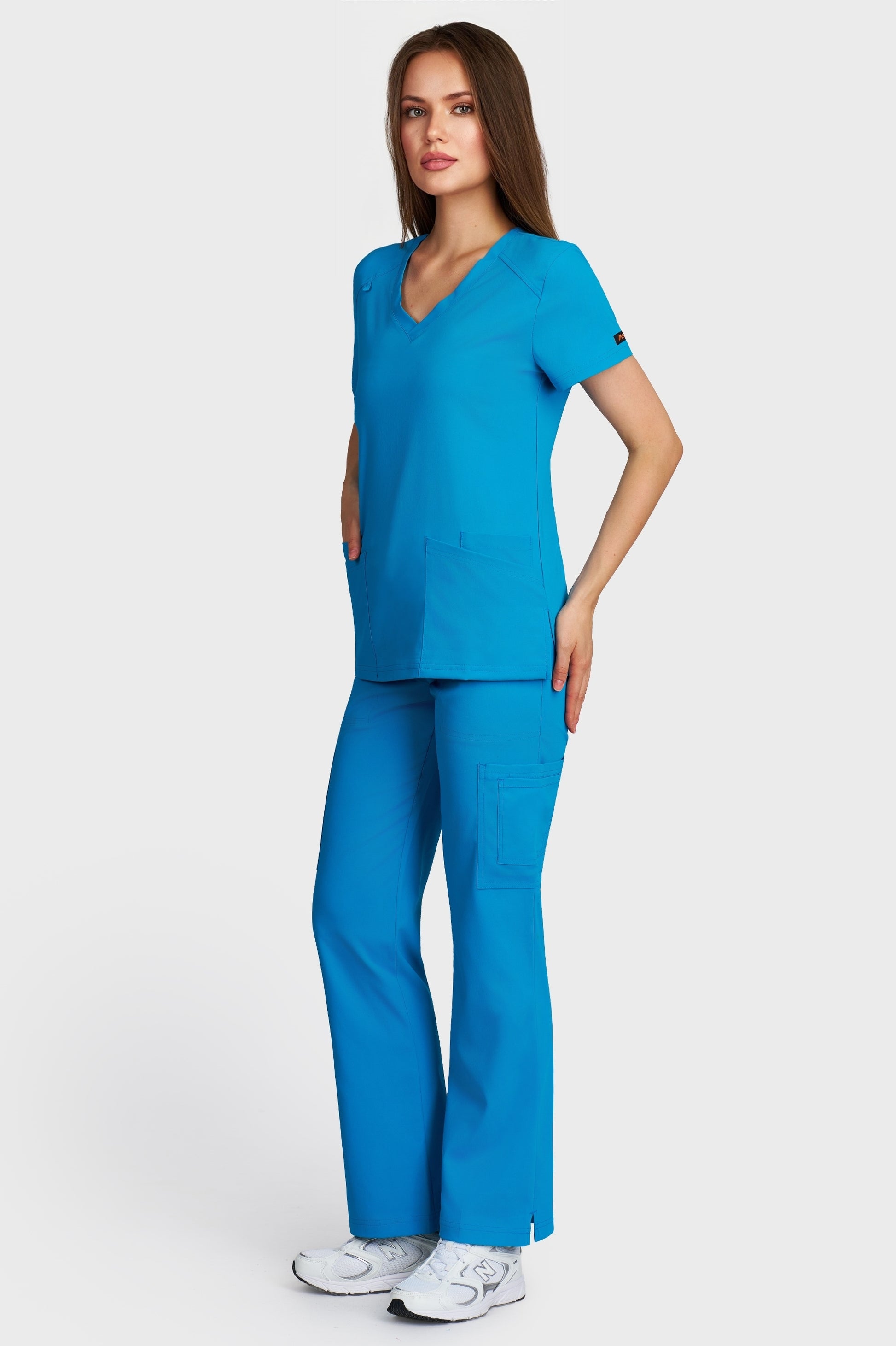 Costum medical femei turquoise - bluza medicala Tosca si pantaloni Cargo, vedere laterala - AKITEX