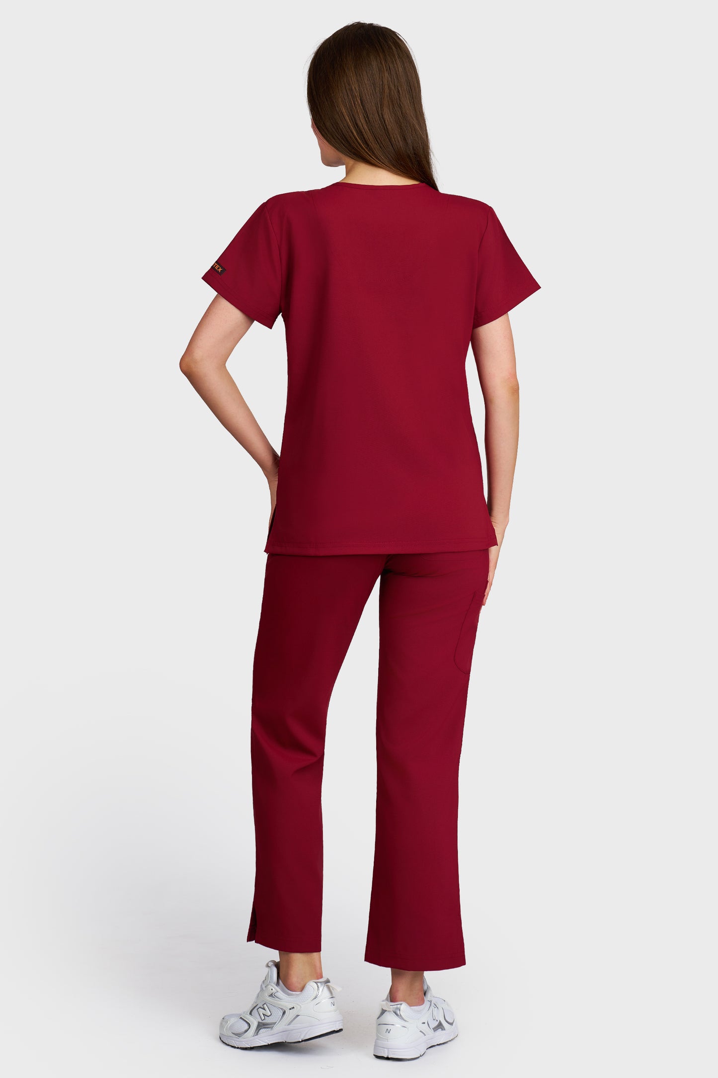 Costum medical femei bordo - bluza medicala Tosca si pantaloni Violeta, vedere din spate - AKITEX