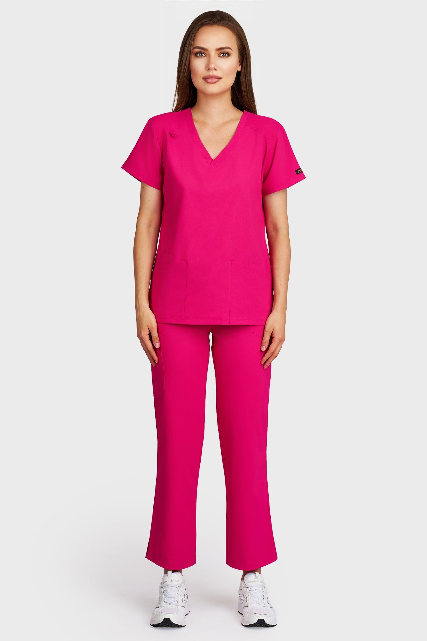 Costum medical femei fucsia - bluza medicala Tosca si pantaloni Violeta, vedere din fata - AKITEX
