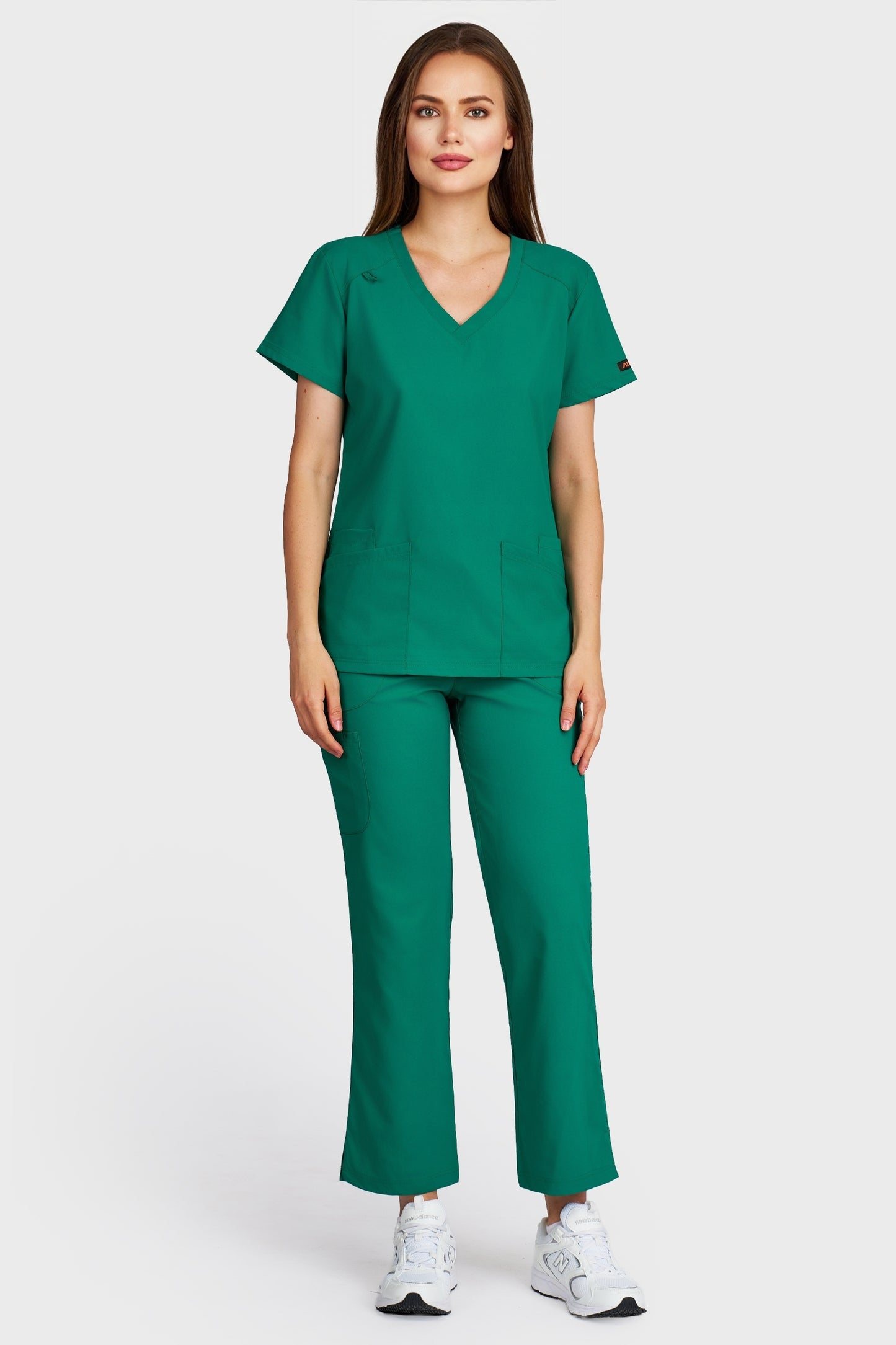 Costum medical femei verde - bluza medicala Tosca si pantaloni Violeta, vedere din fata - AKITEX