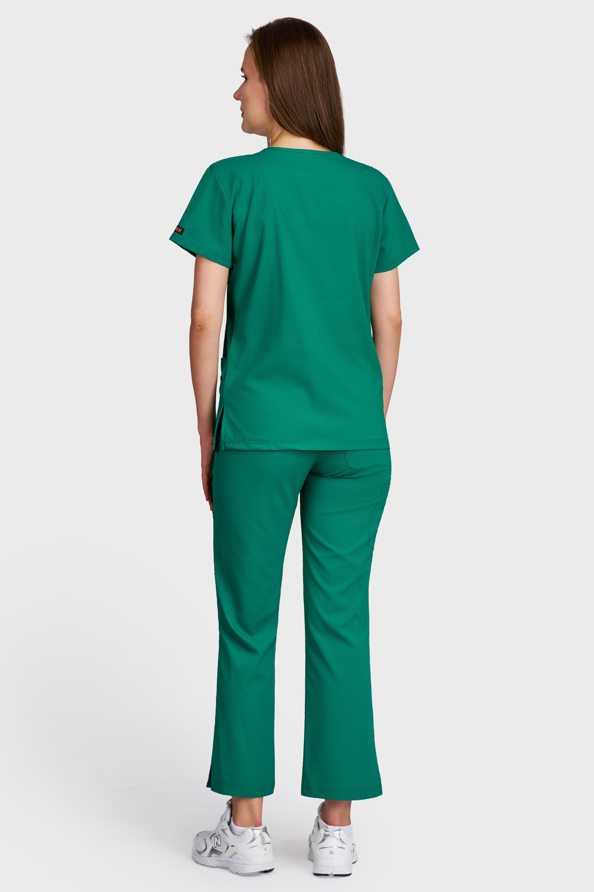 Costum medical femei verde - bluza medicala Tosca si pantaloni Violeta, vedere din spate - AKITEX