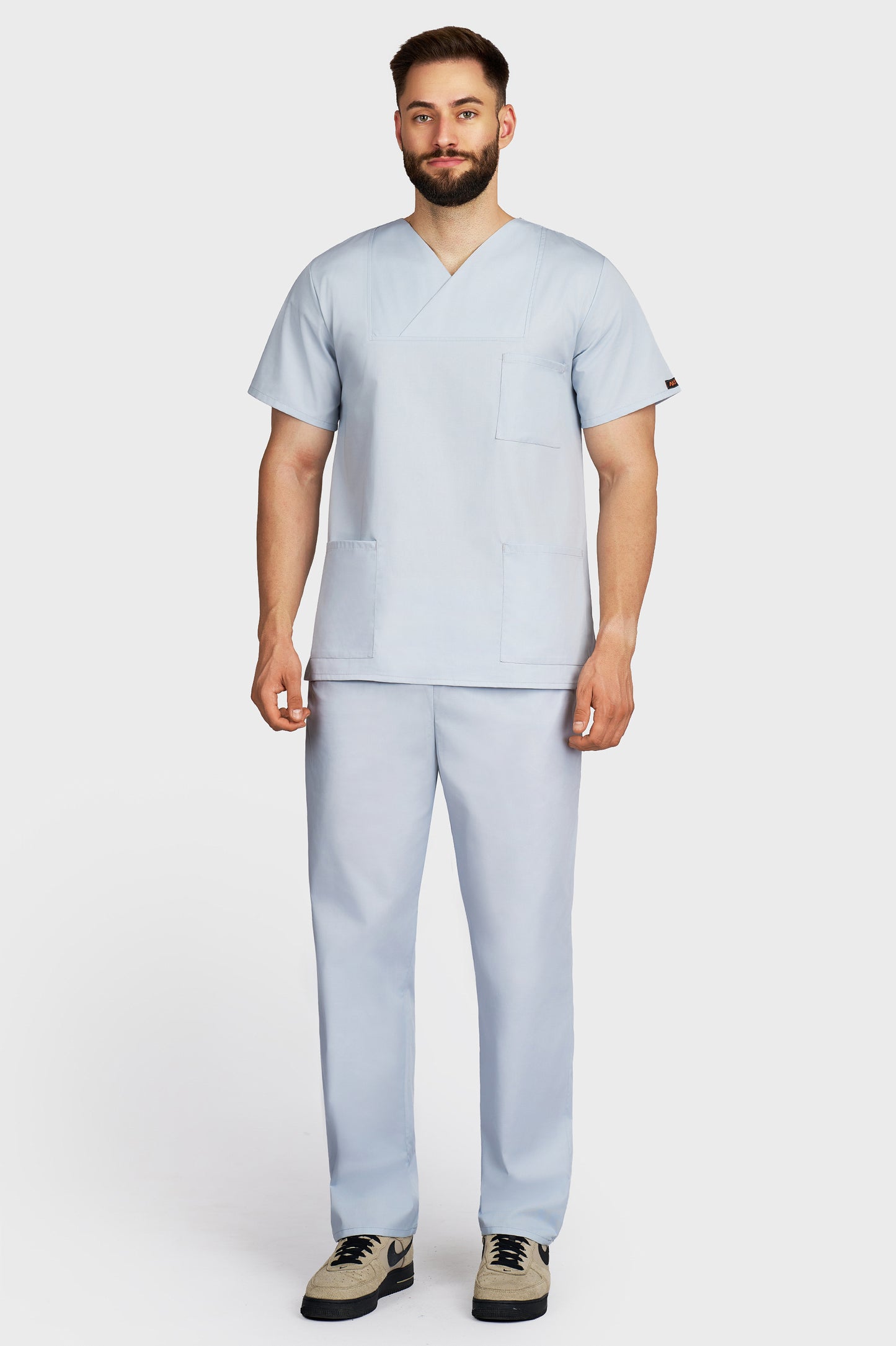 Costum medical barbati gri - bluza medicala Victoria si pantaloni cu elastic si snur, vedere din fata - AKITEX