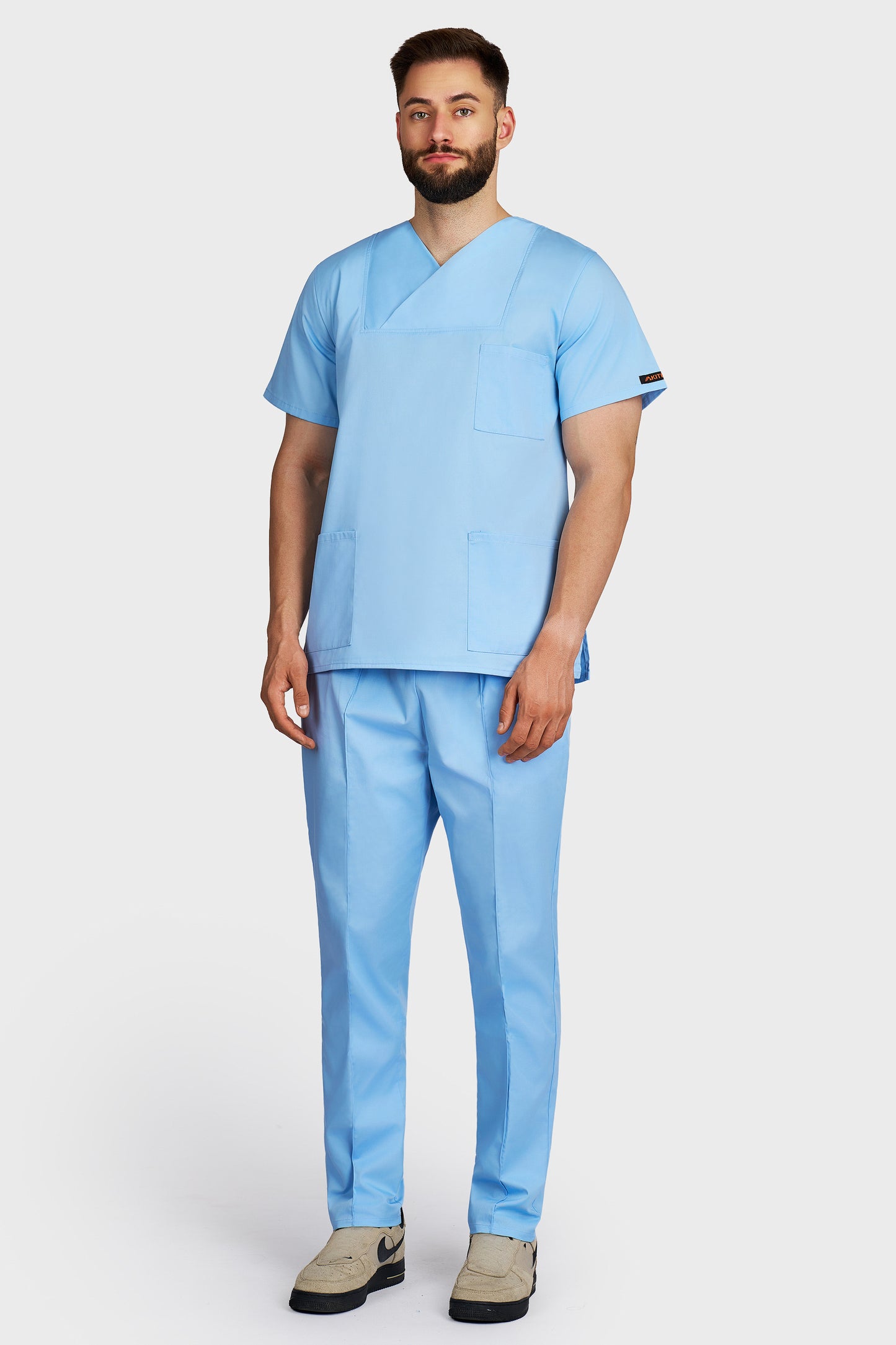 Costum medical barbati light blue - bluza medicala Victoria si pantaloni Alisa, vedere din fata - AKITEX