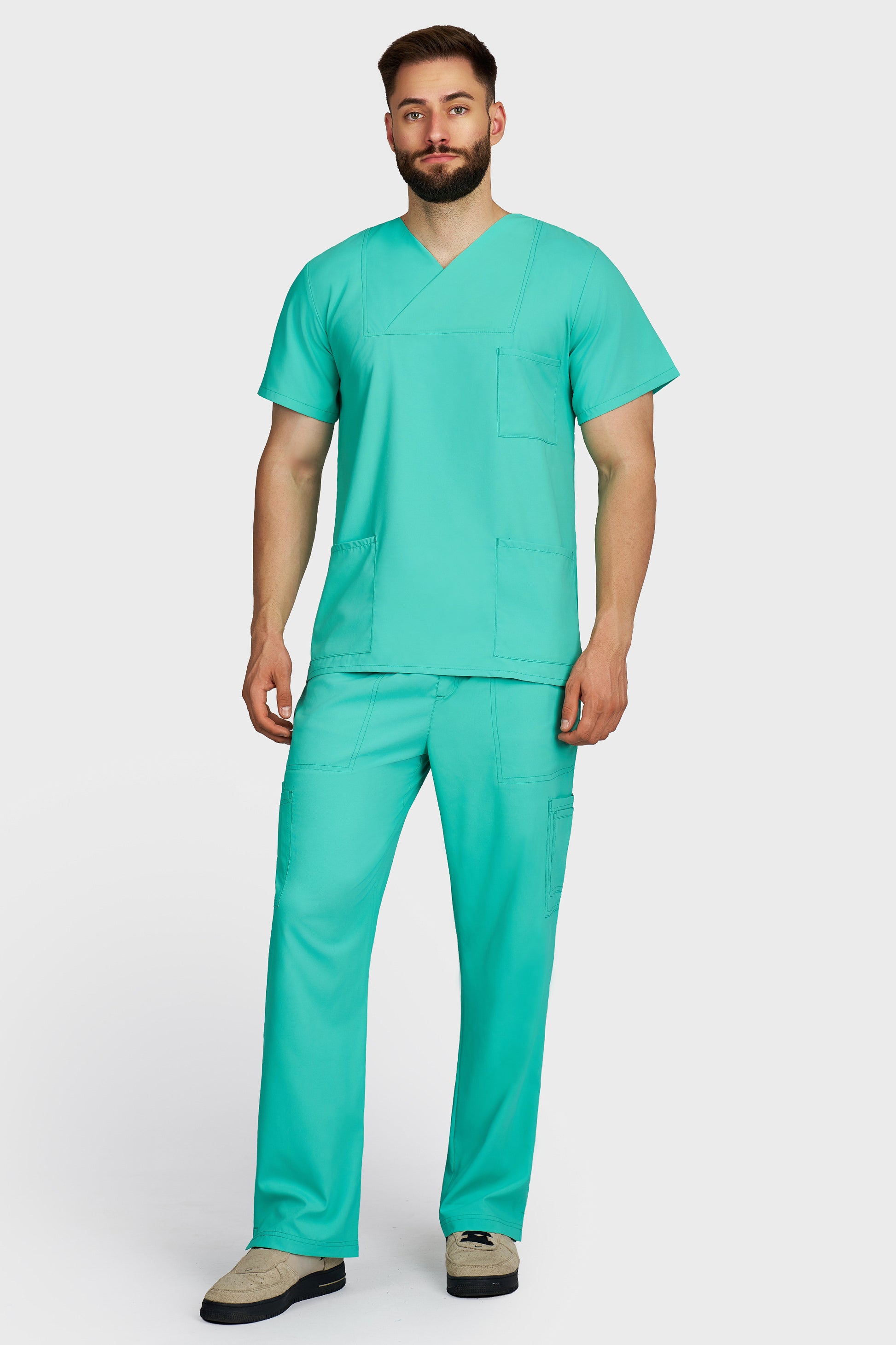 Costum medical barbati menta - bluza medicala Victoria si pantaloni cargo, material microstretch antimicrobian, vedere din fata - AKITEX