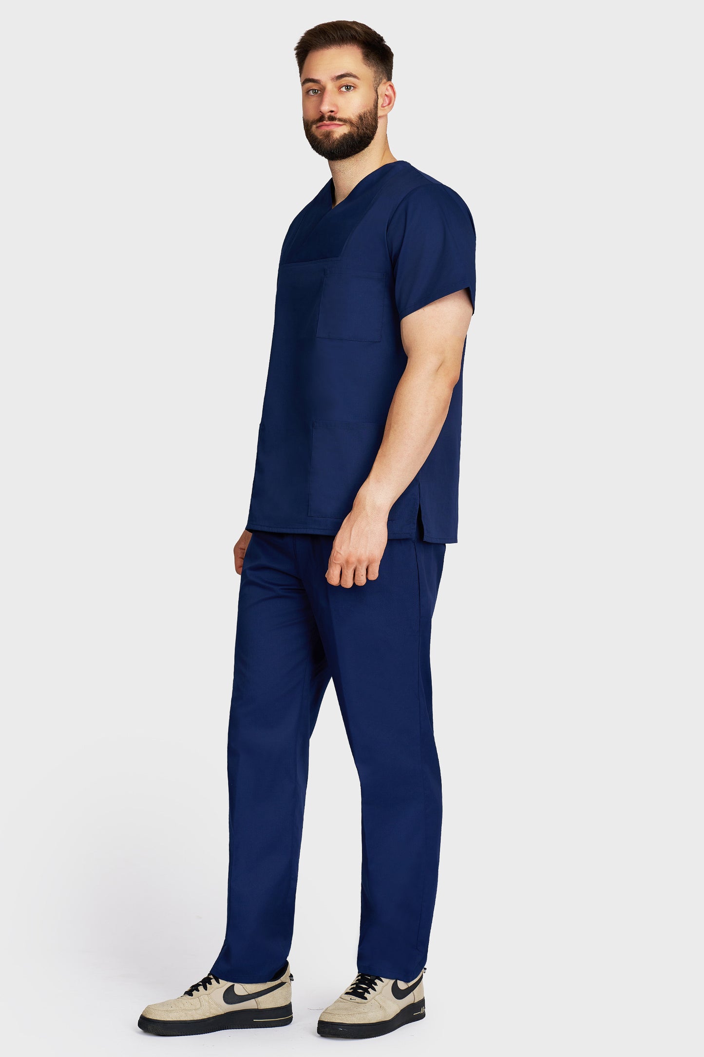Costum medical barbati navy - bluza medicala Victoria si pantaloni cu elastic si snur, vedere laterala - AKITEX