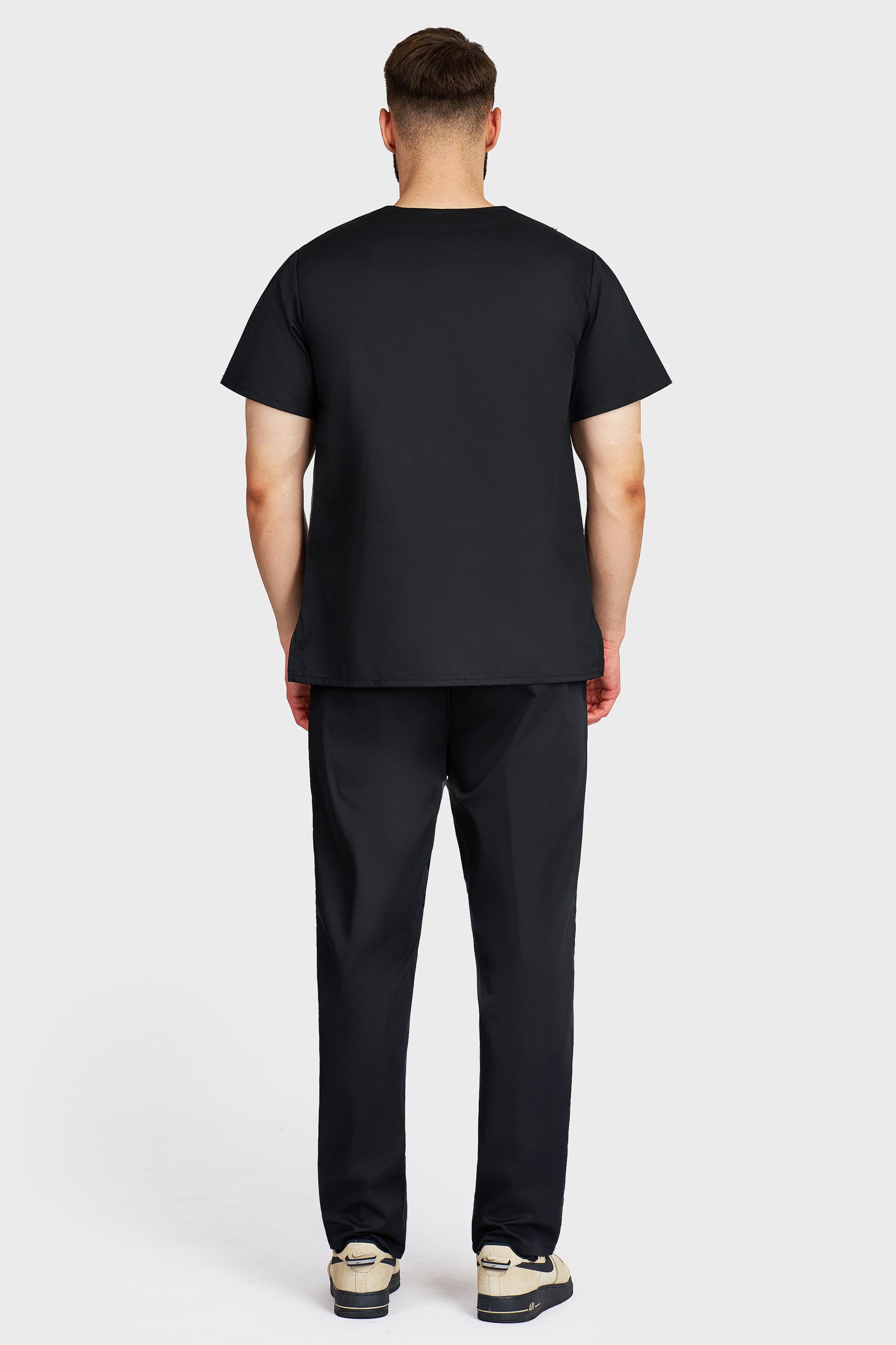 Costum medical barbati negru - bluza medicala Victoria si pantaloni cu elastic si snur, vedere din spate - AKITEX