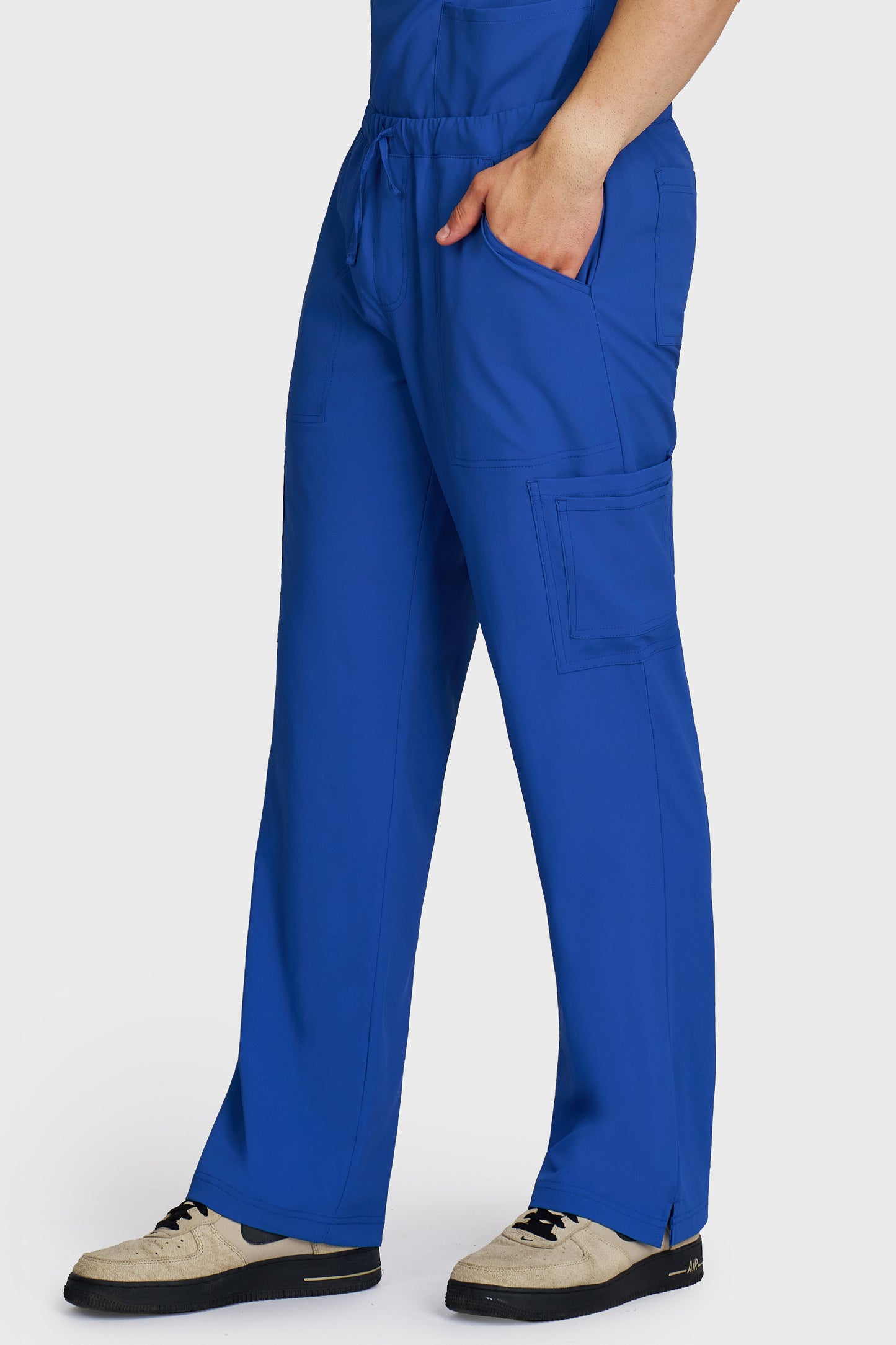Pantaloni medicali barbati Cargo albastru royal stretch - vedere laterala - AKITEX