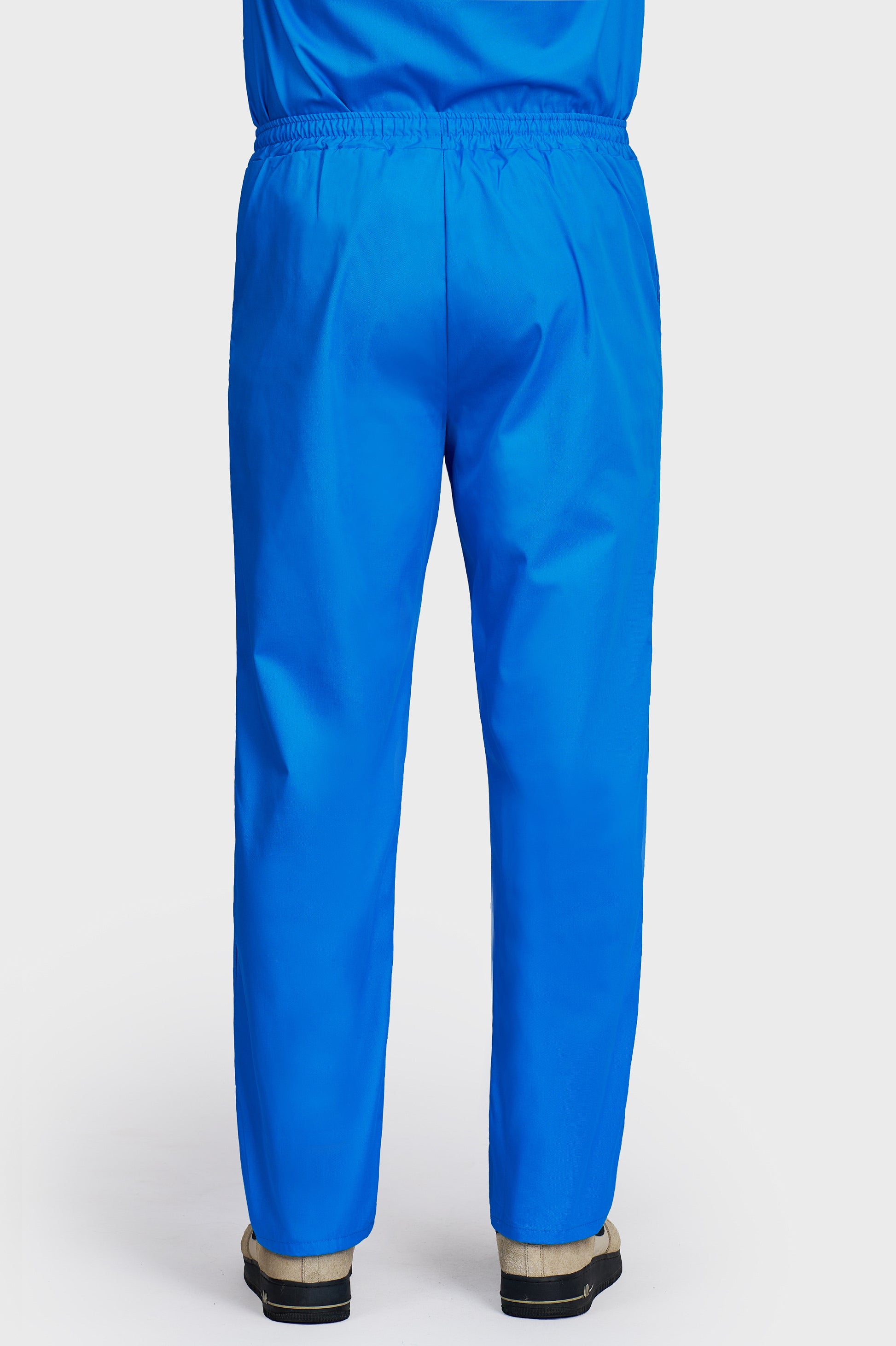 Pantaloni medicali barbati cu elastic si snur turcoaz - vedere din spate - AKITEX
