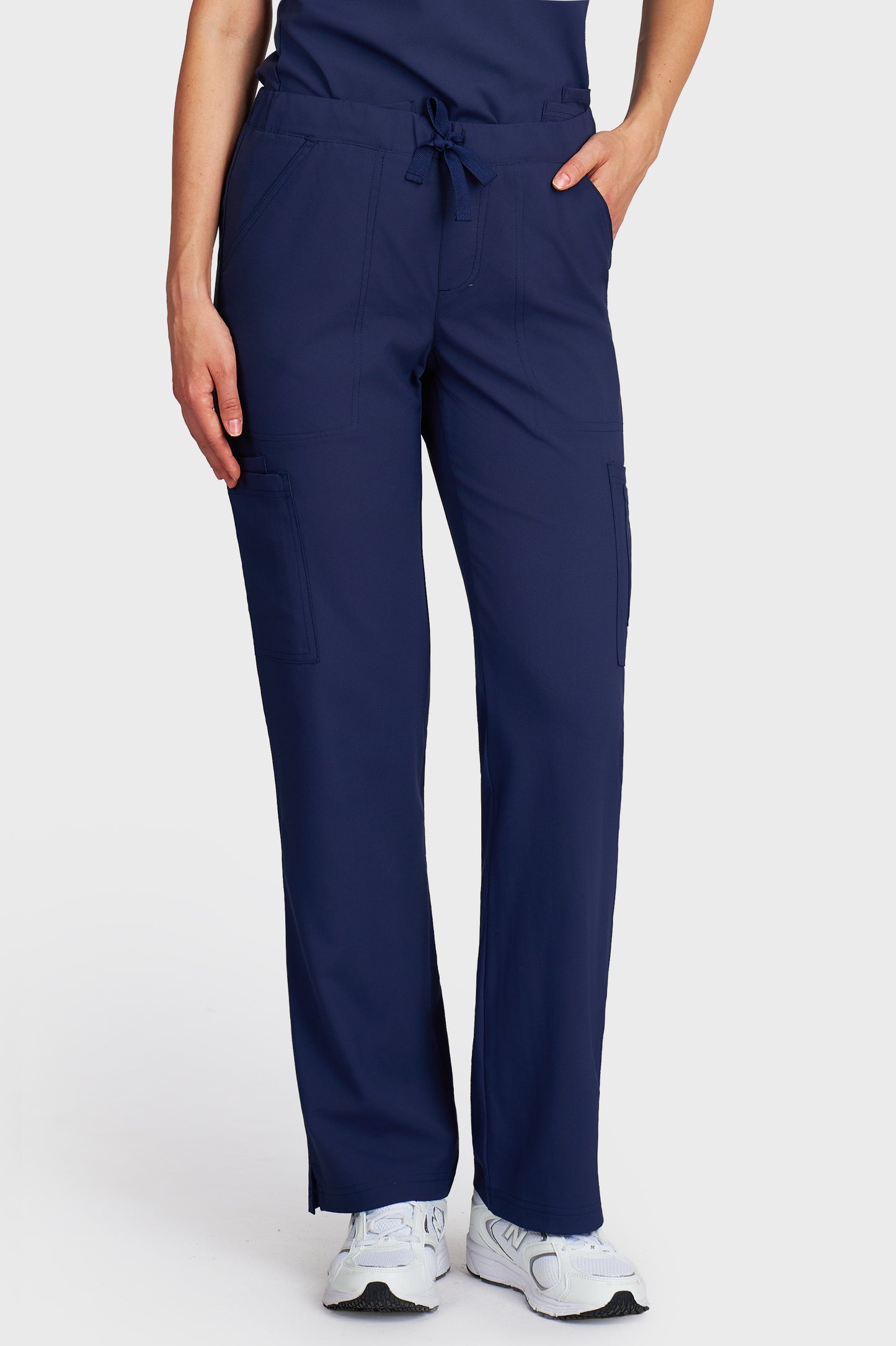 Pantaloni medicali femei Cargo bleumarin stretch - vedere din fata - AKITEX