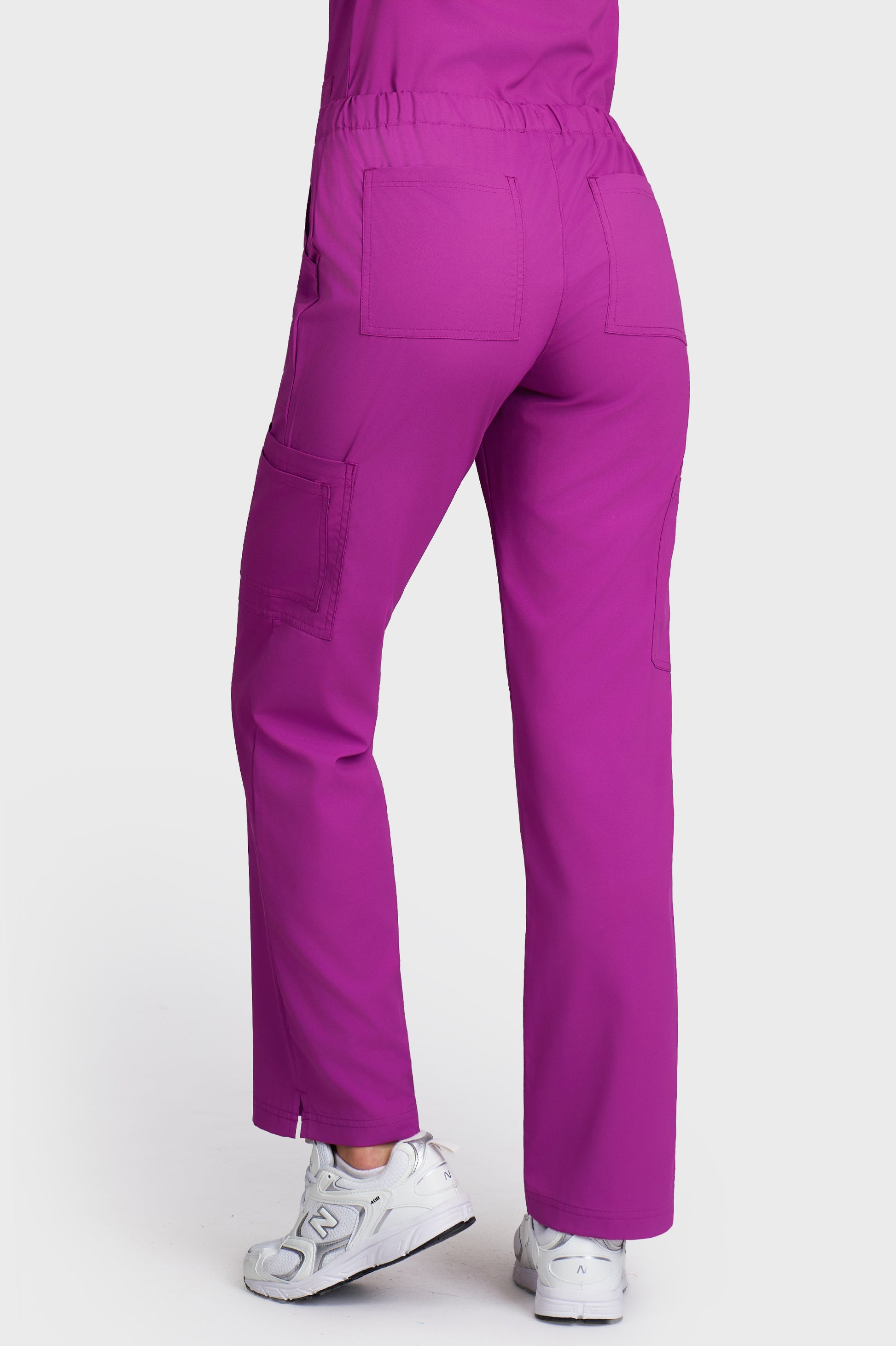 Pantaloni medicali femei Cargo mov stretch - vedere din spate - AKITEX