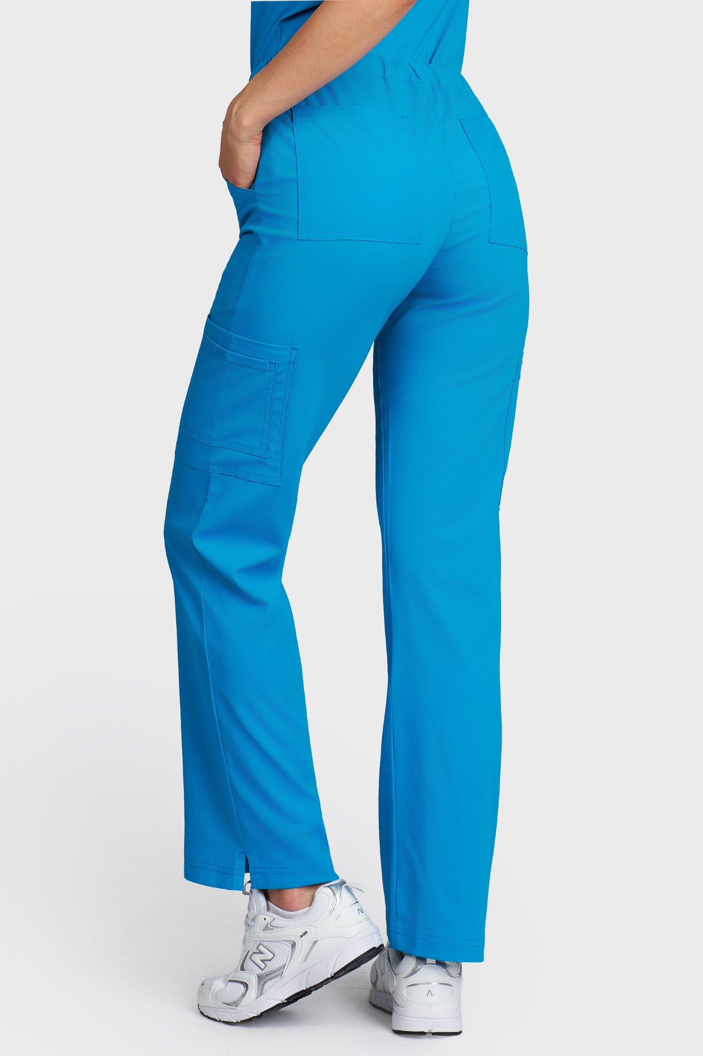 Pantaloni medicali femei Cargo turcoaz stretch - vedere din spate - AKITEX