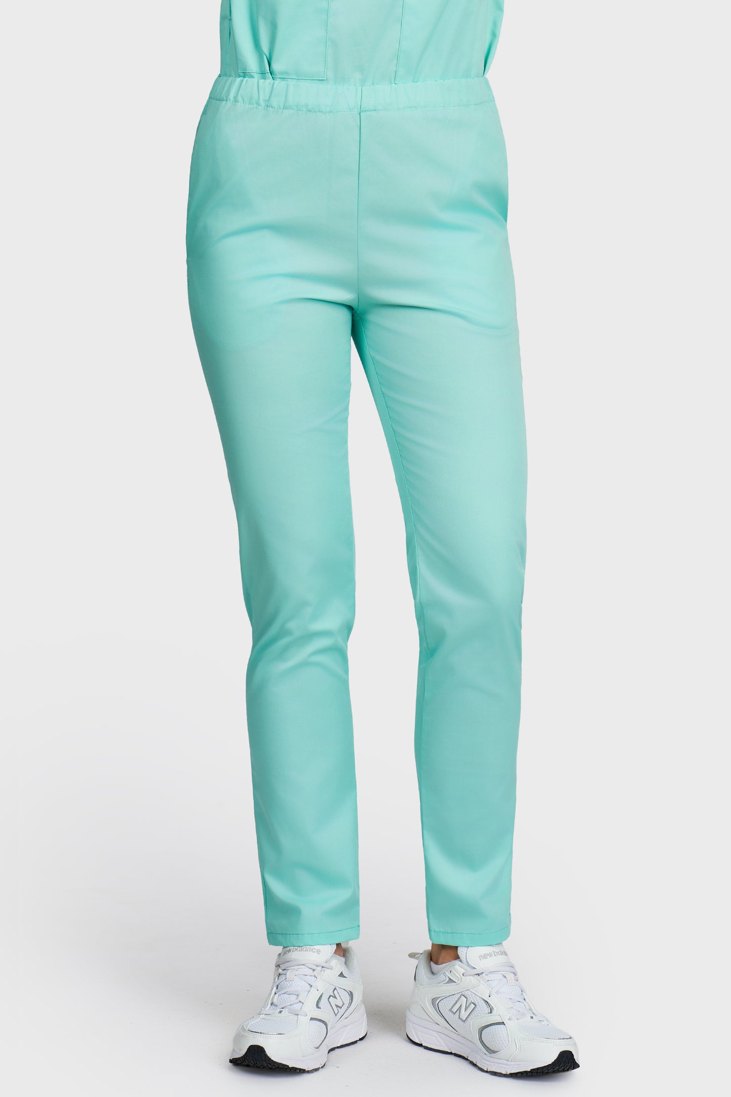 Pantaloni medicali femei cu elastic menta - vedere din fata - AKITEX