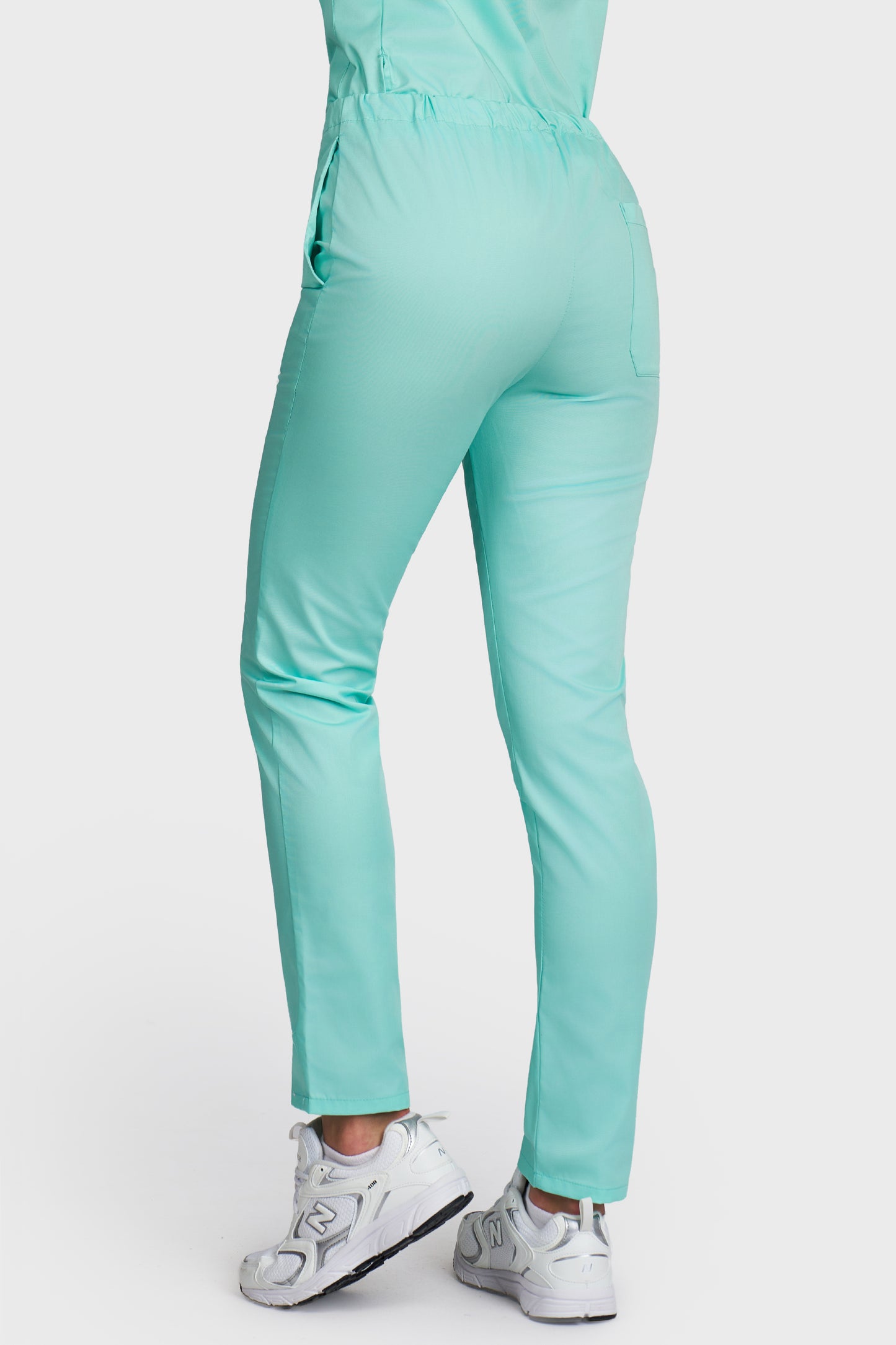 Pantaloni medicali femei cu elastic menta - vedere din spate - AKITEX