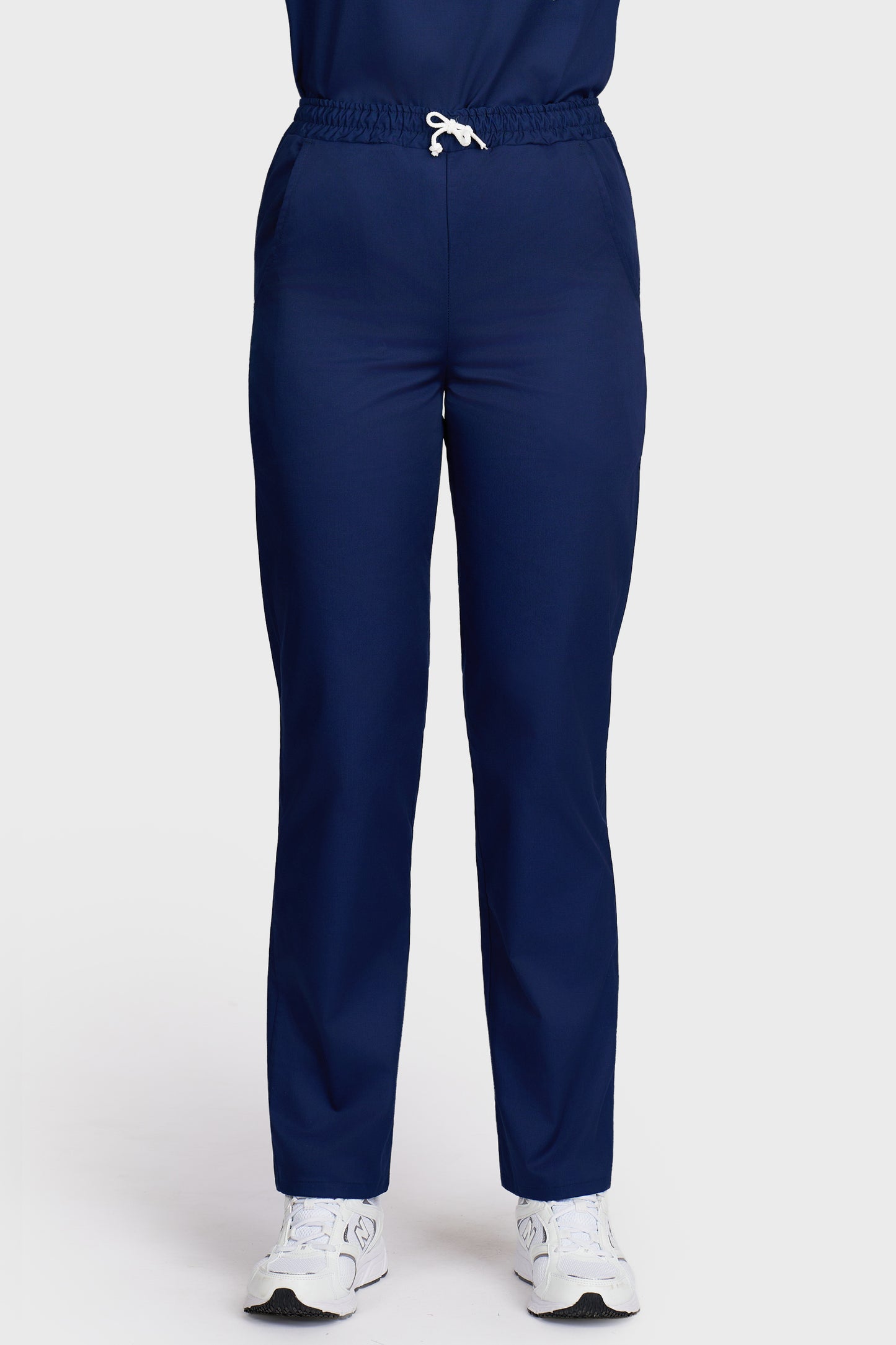 Pantaloni medicali femei cu elastic si snur bleumarin - vedere din fata - AKITEX