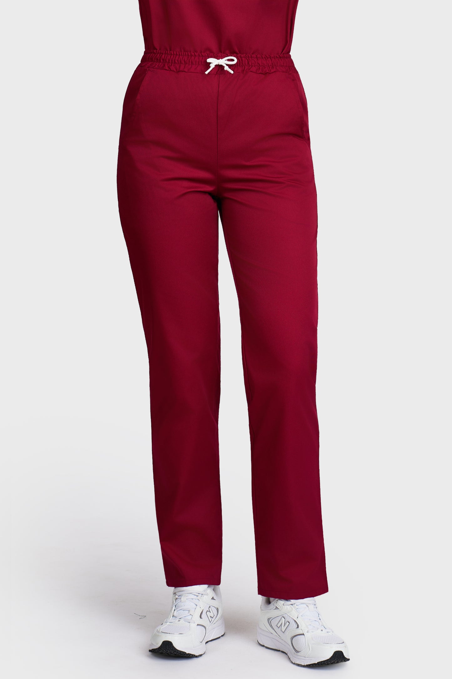 Pantaloni medicali femei cu elastic si snur bordo - vedere din fata - AKITEX