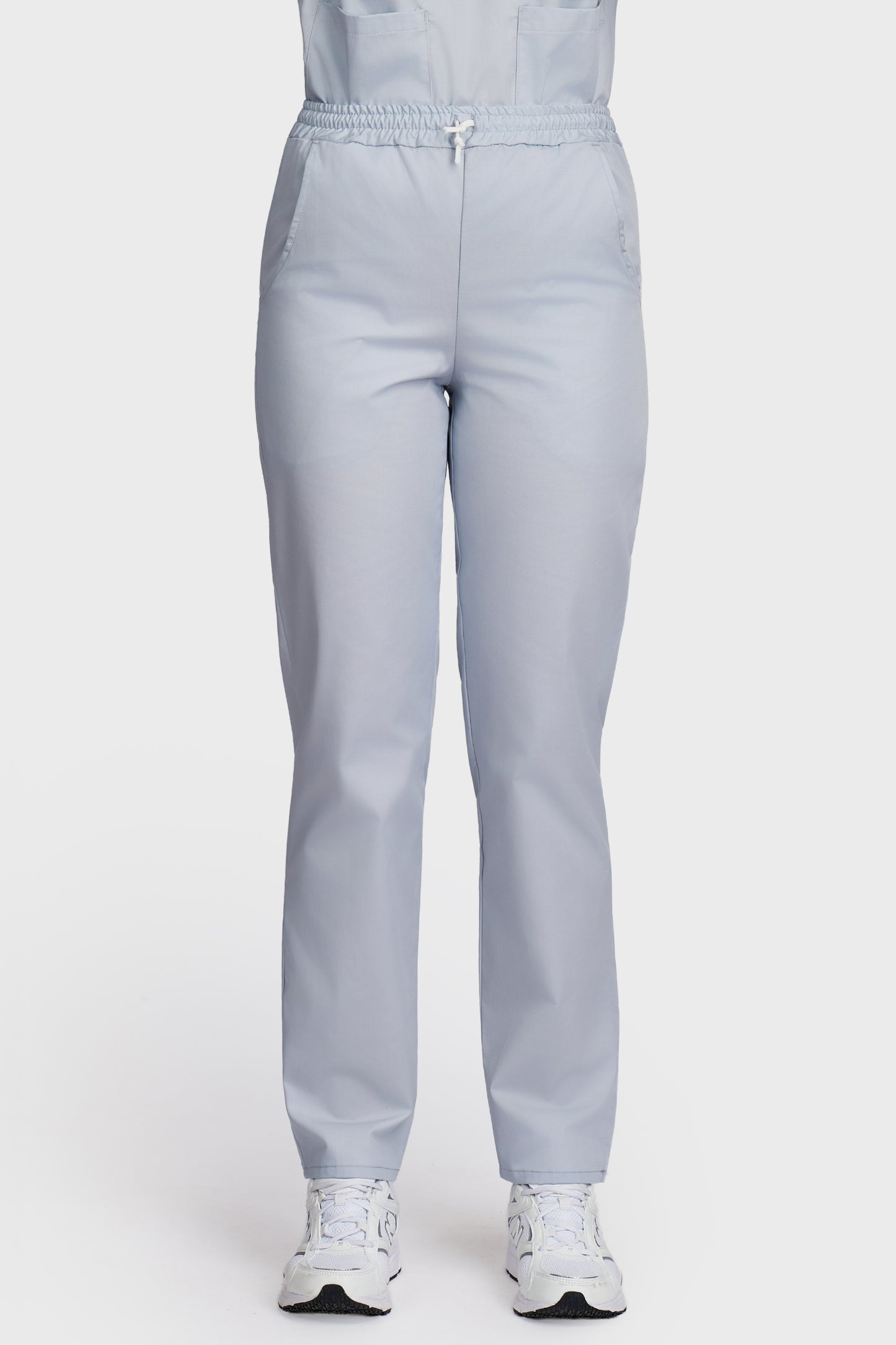 Pantaloni medicali femei cu elastic si snur gri - vedere din fata - AKITEX